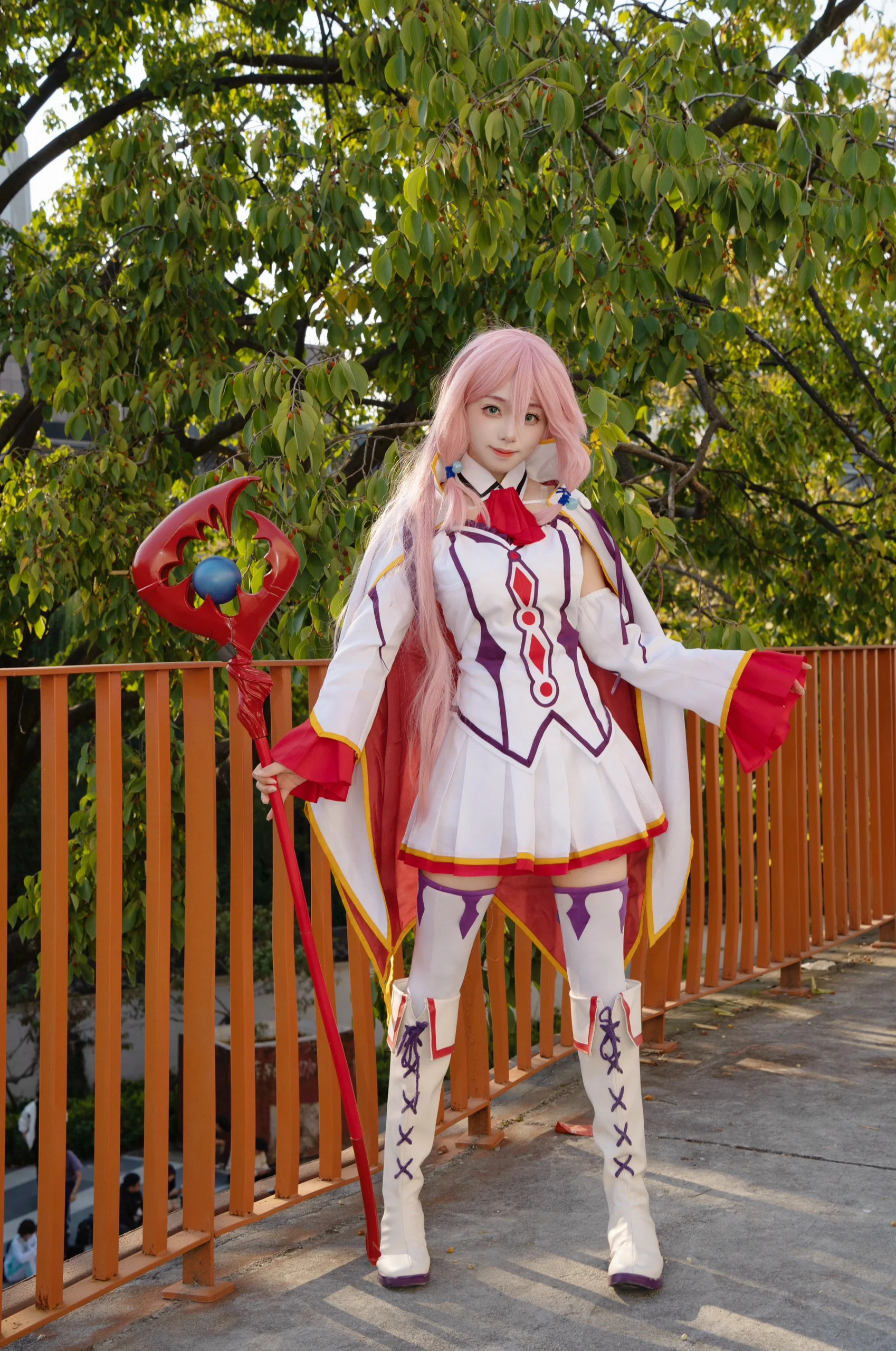 【芙蕾雅cos】户外自然光下的粉发魔法师定格 - 第 5 张