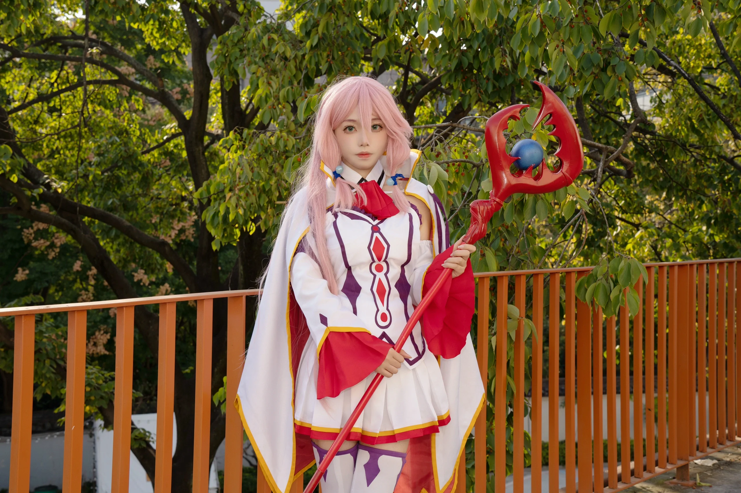 【芙蕾雅cos】户外自然光下的粉发魔法师定格 - 第 8 张