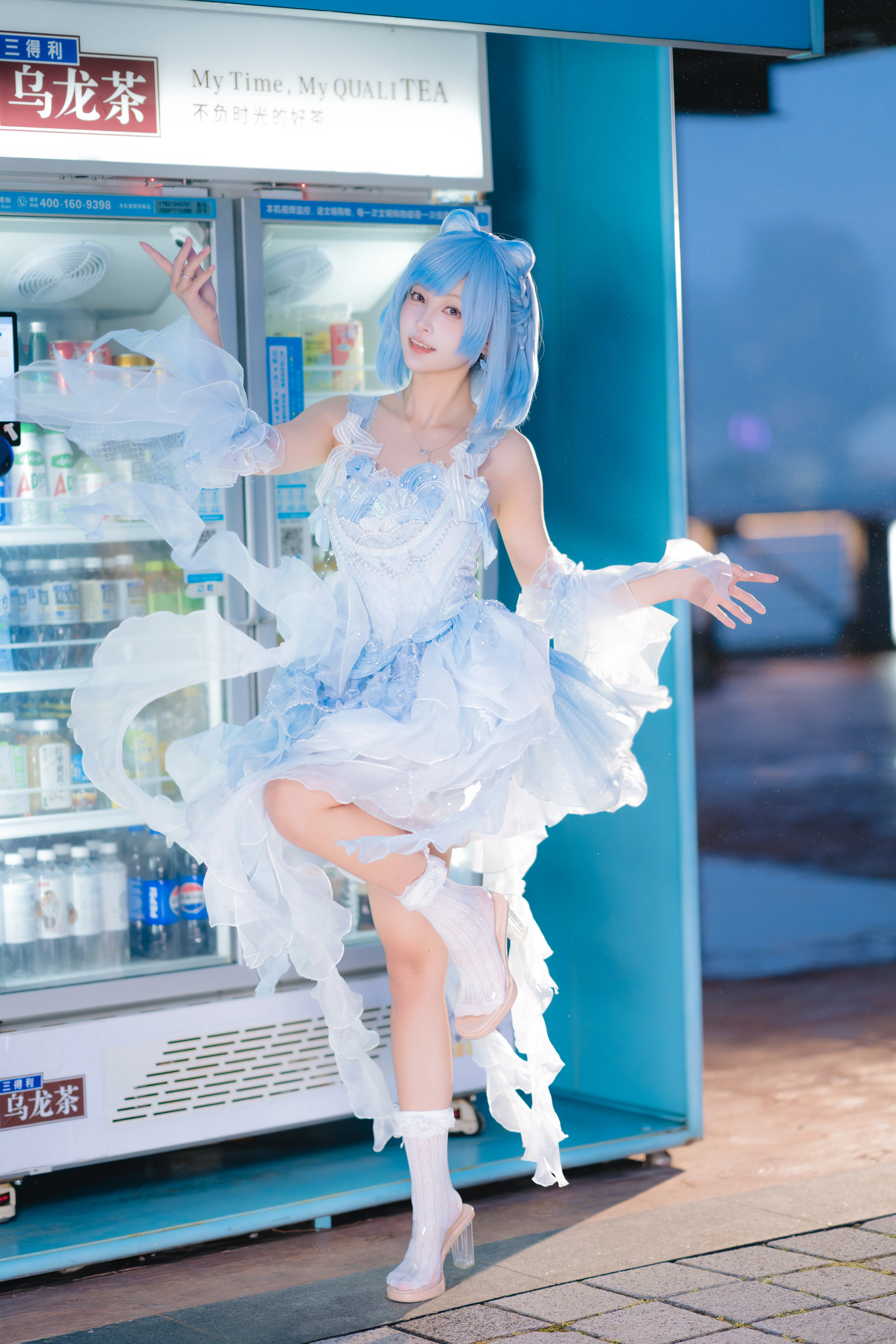 【水藍藍cos】把洛克王國世界的魔法帶到現實夜景裡 - 第 1 張
