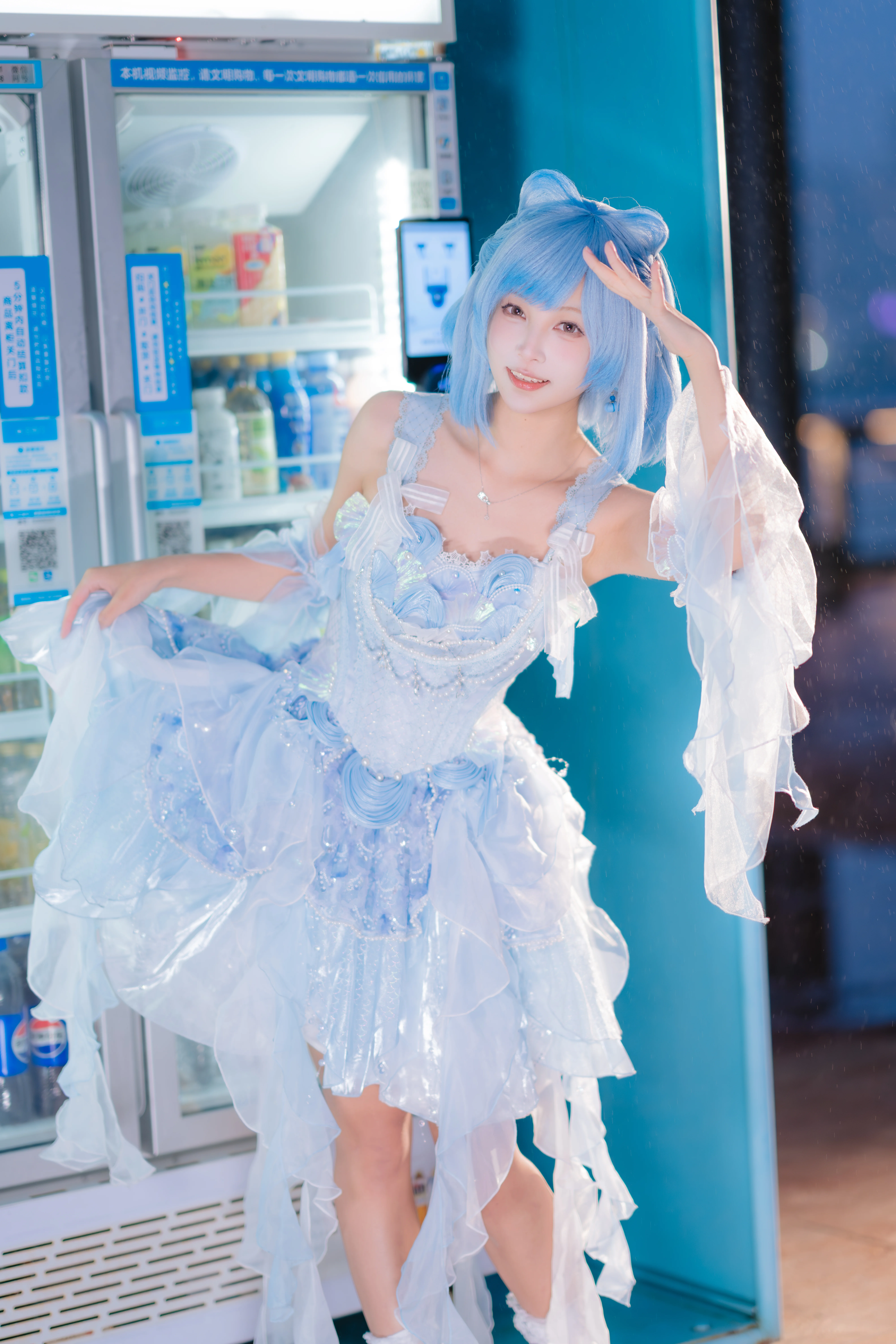 【水藍藍cos】把洛克王國世界的魔法帶到現實夜景裡