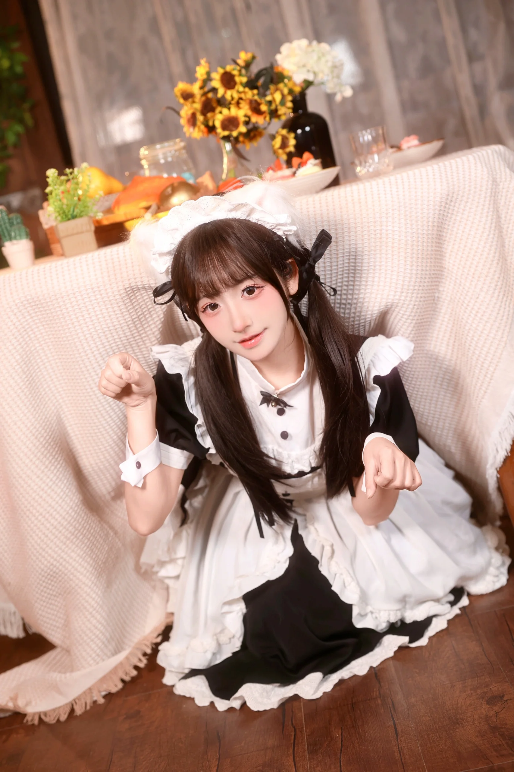 周末的室内女仆装写真，氛围感拉满 - 第 6 张