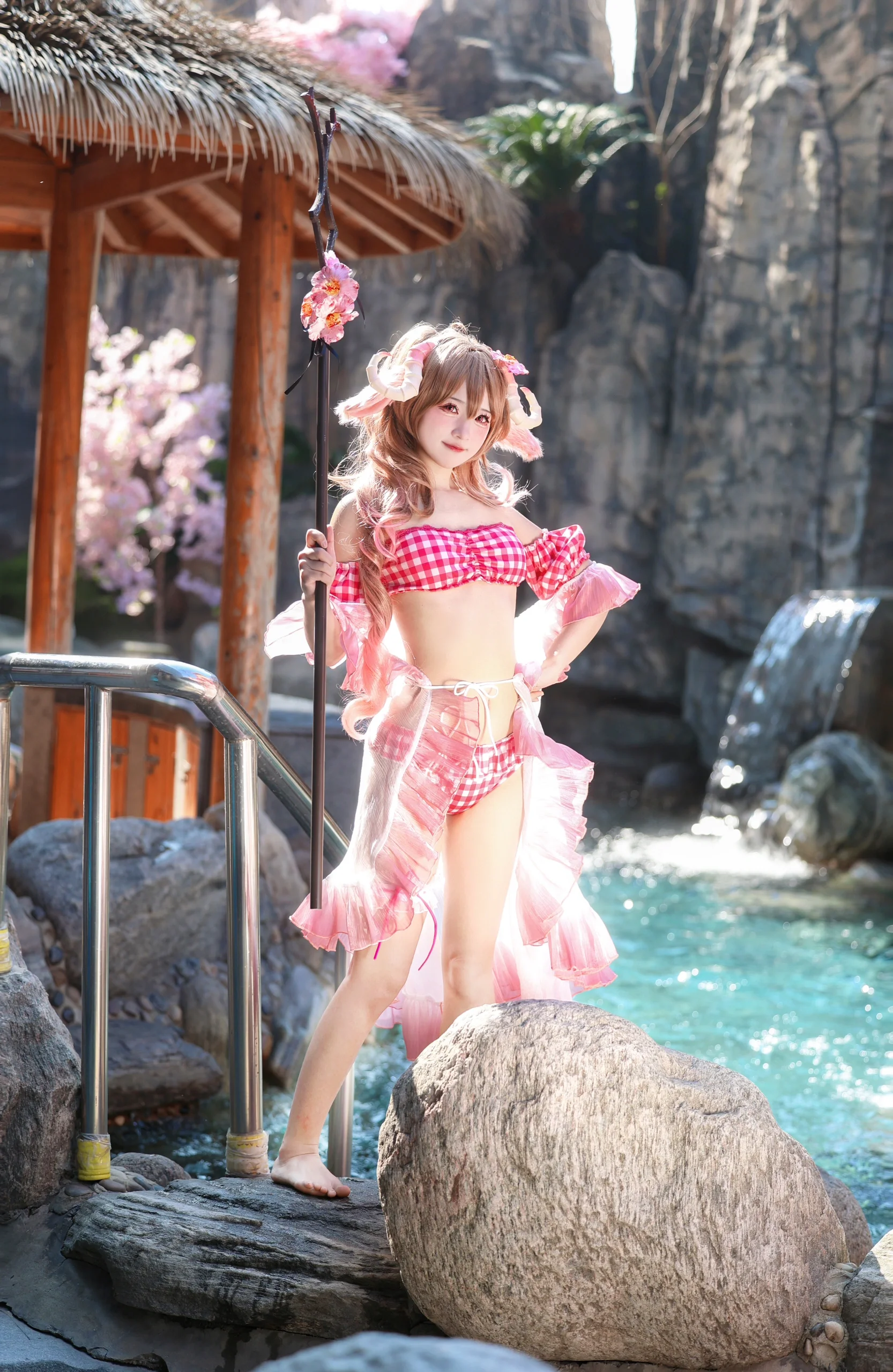 【艾雅法拉cos】明日方舟夏日玩水，水光裡的清涼瞬間 - 第 3 張