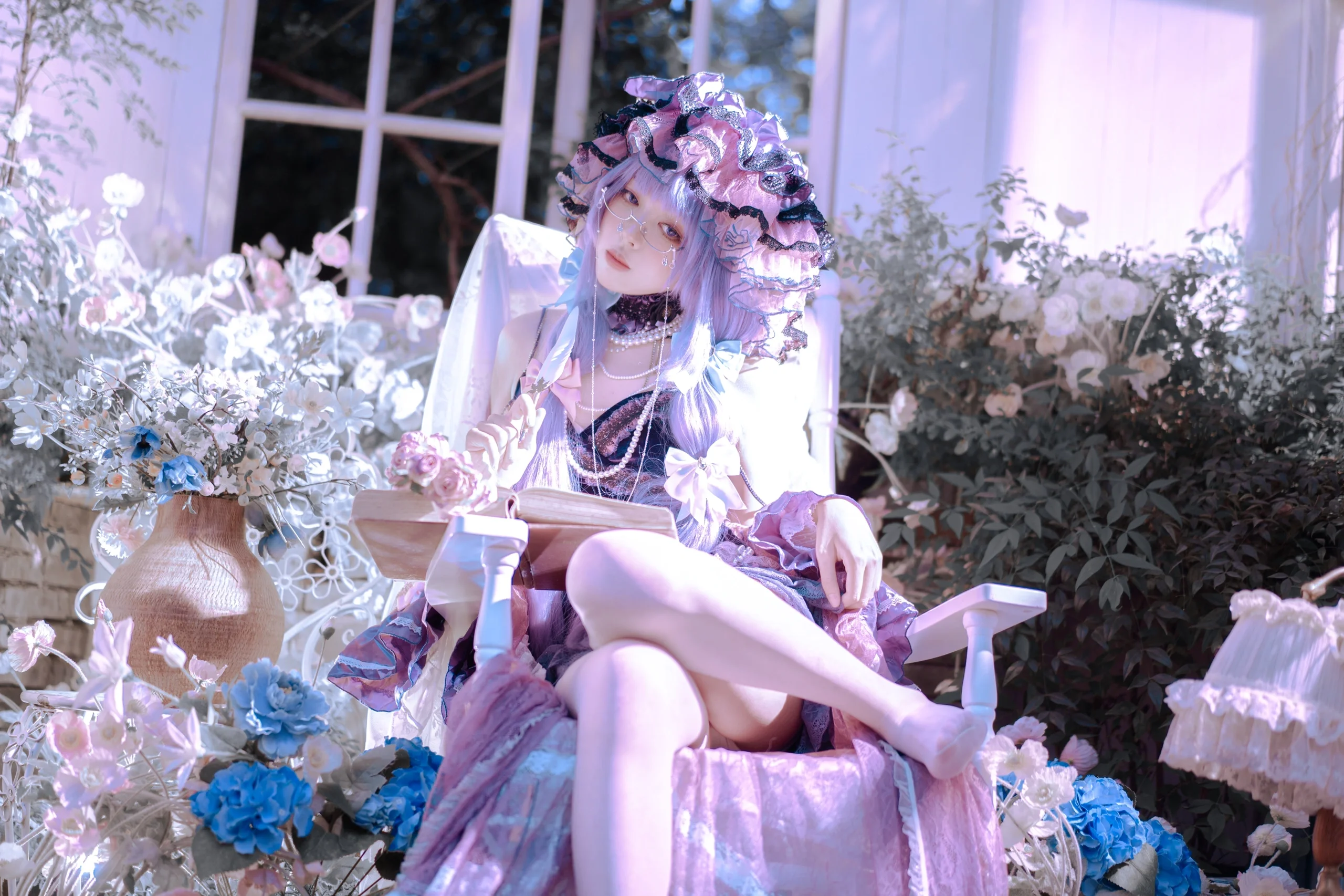 【帕秋莉cos】东方project里的知识守护者，在月光下沉溺于典籍 - 第2张