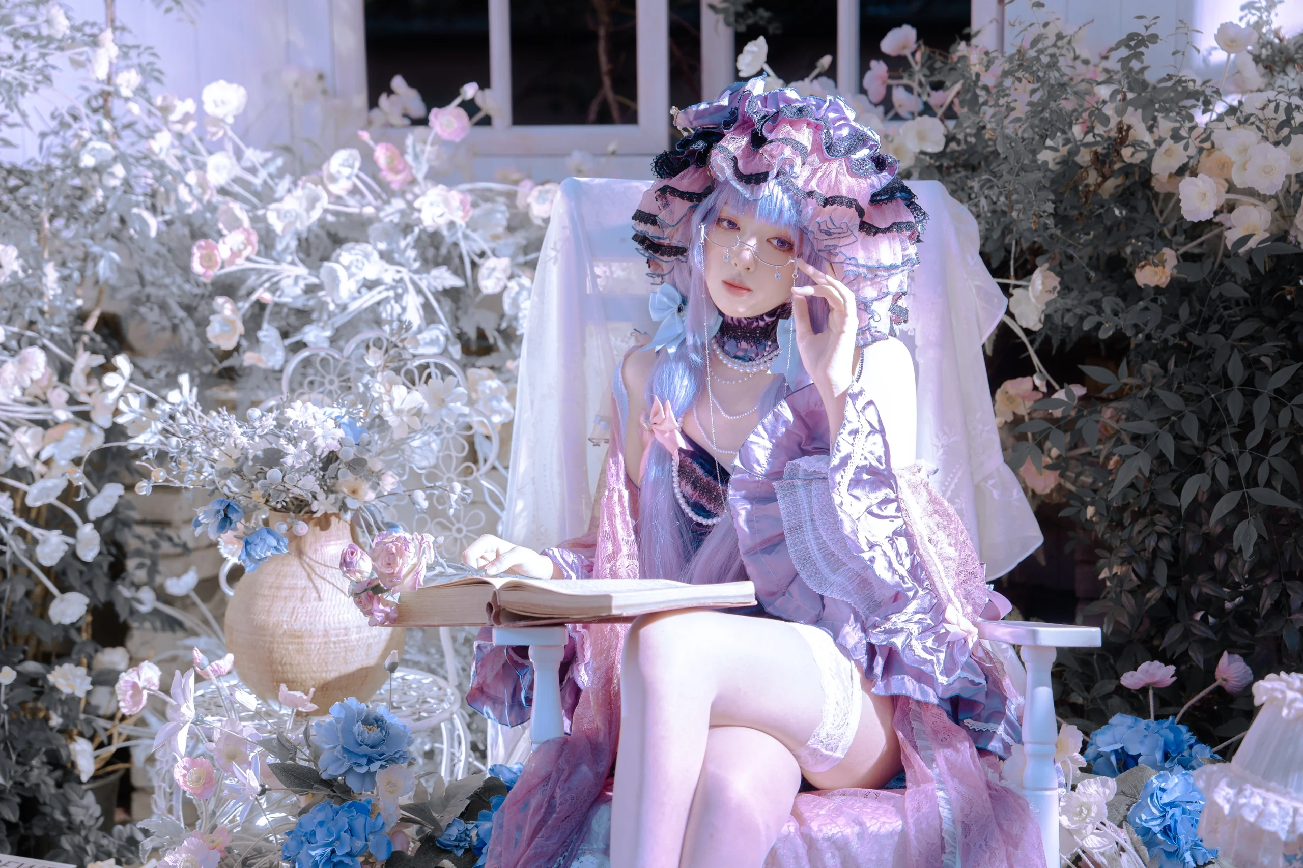 【帕秋莉cos】东方project里的知识守护者，在月光下沉溺于典籍 - 第3张