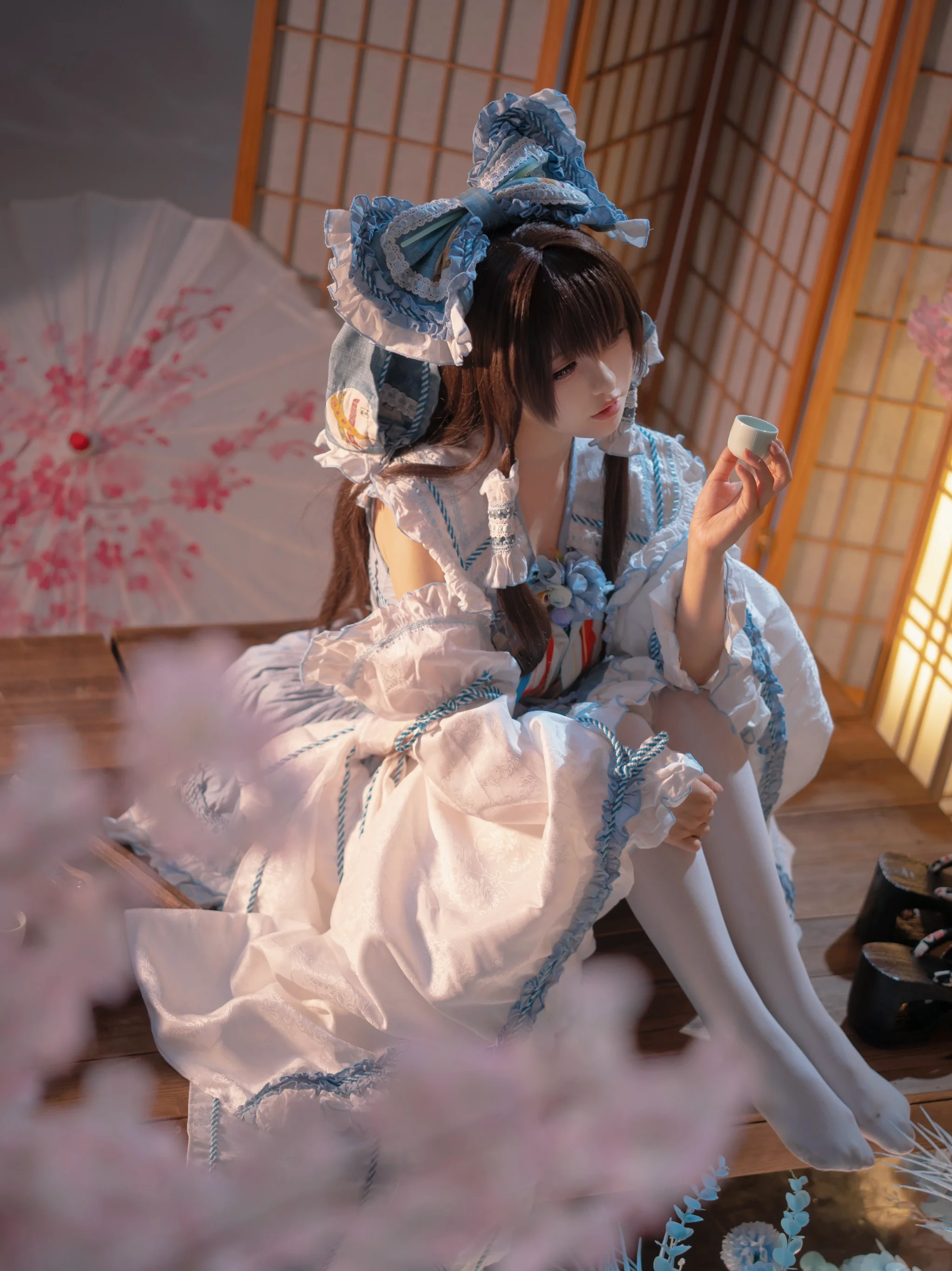 【青灵梦cos】微醺巫女的静谧时刻，在樱花下小酌清酒 - 第3张