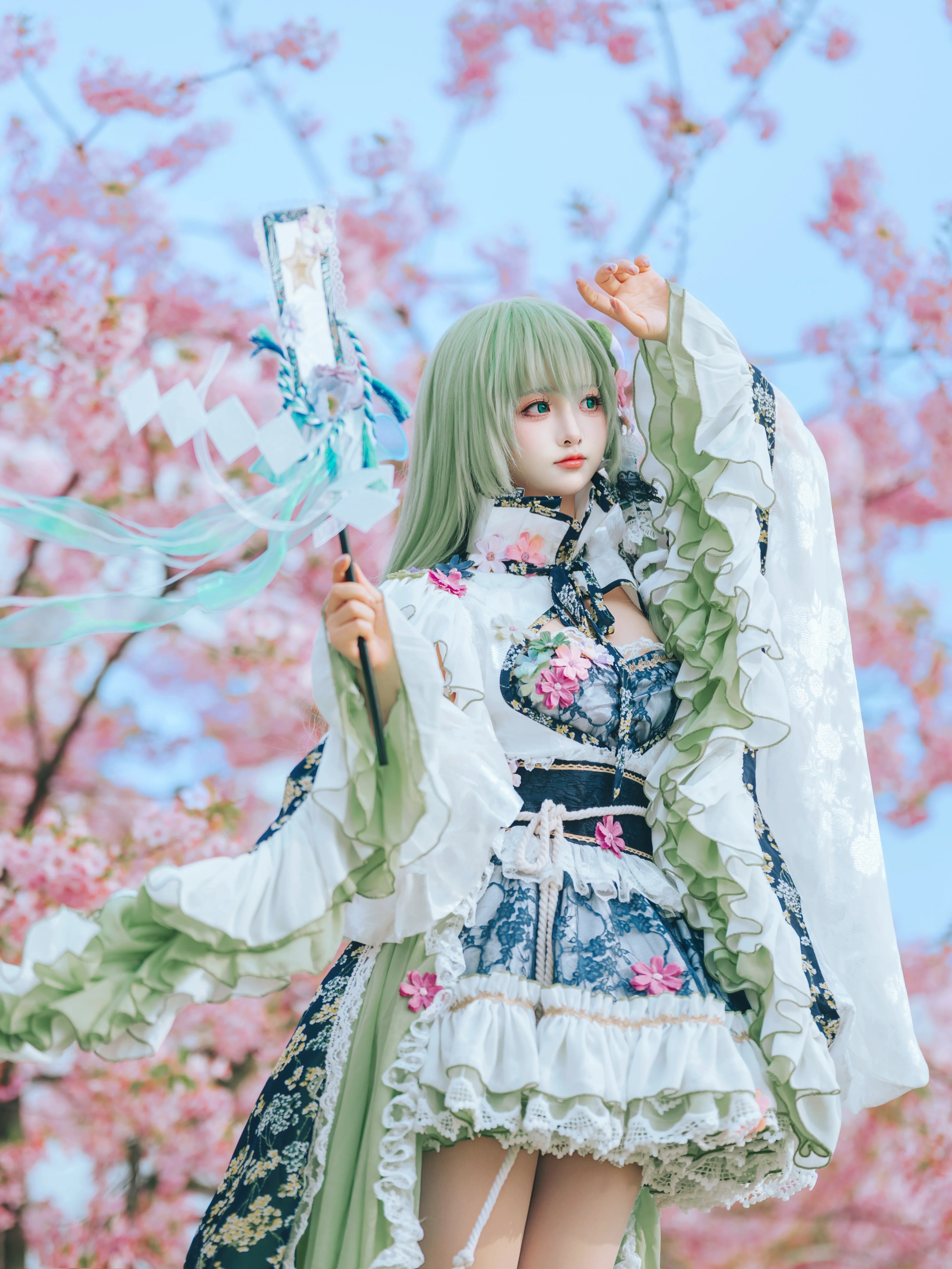 【东风谷早苗cos】春日樱花与守矢神社的清新幻想