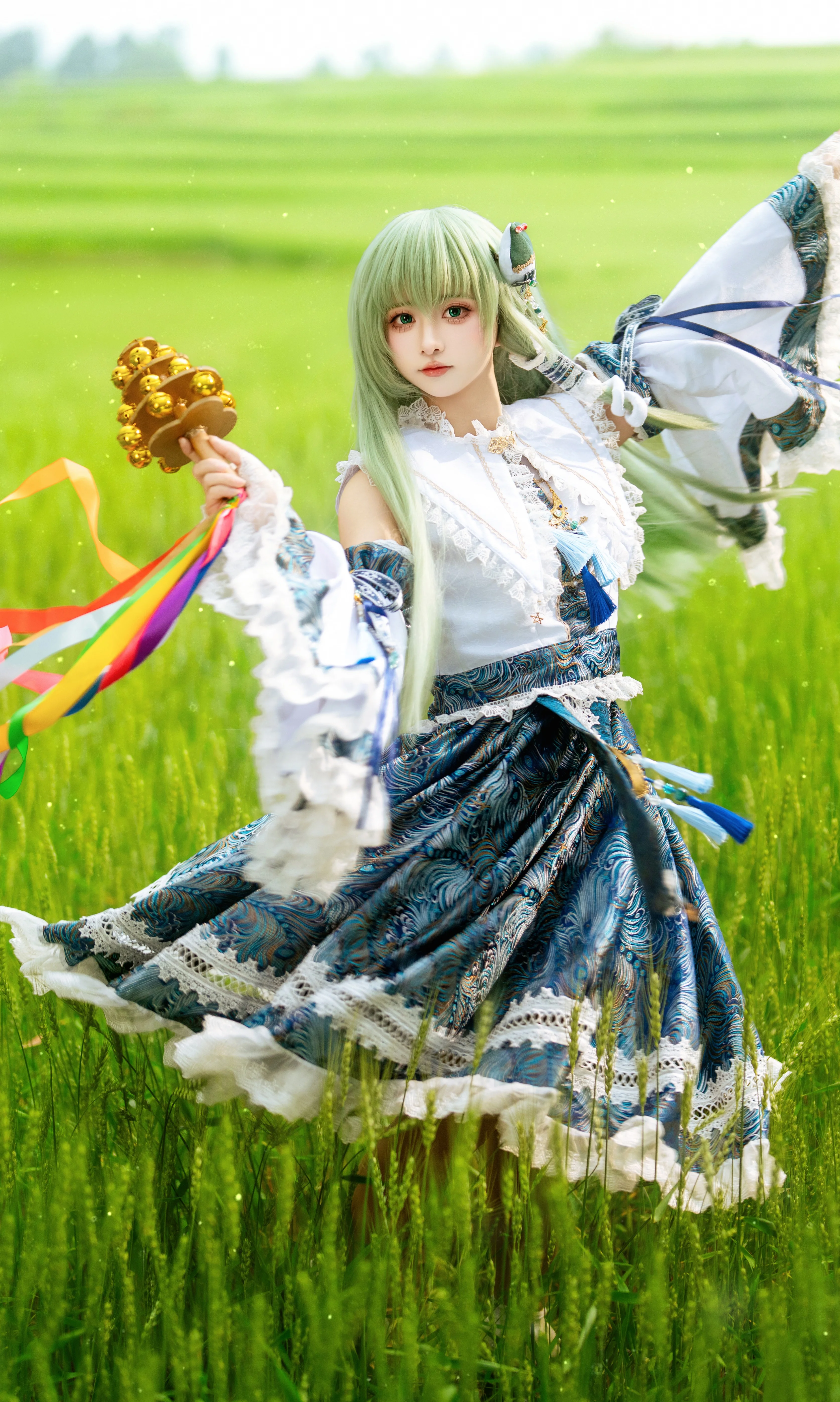 【早苗cos】在风中的田野里，感受守矢神社的灵气