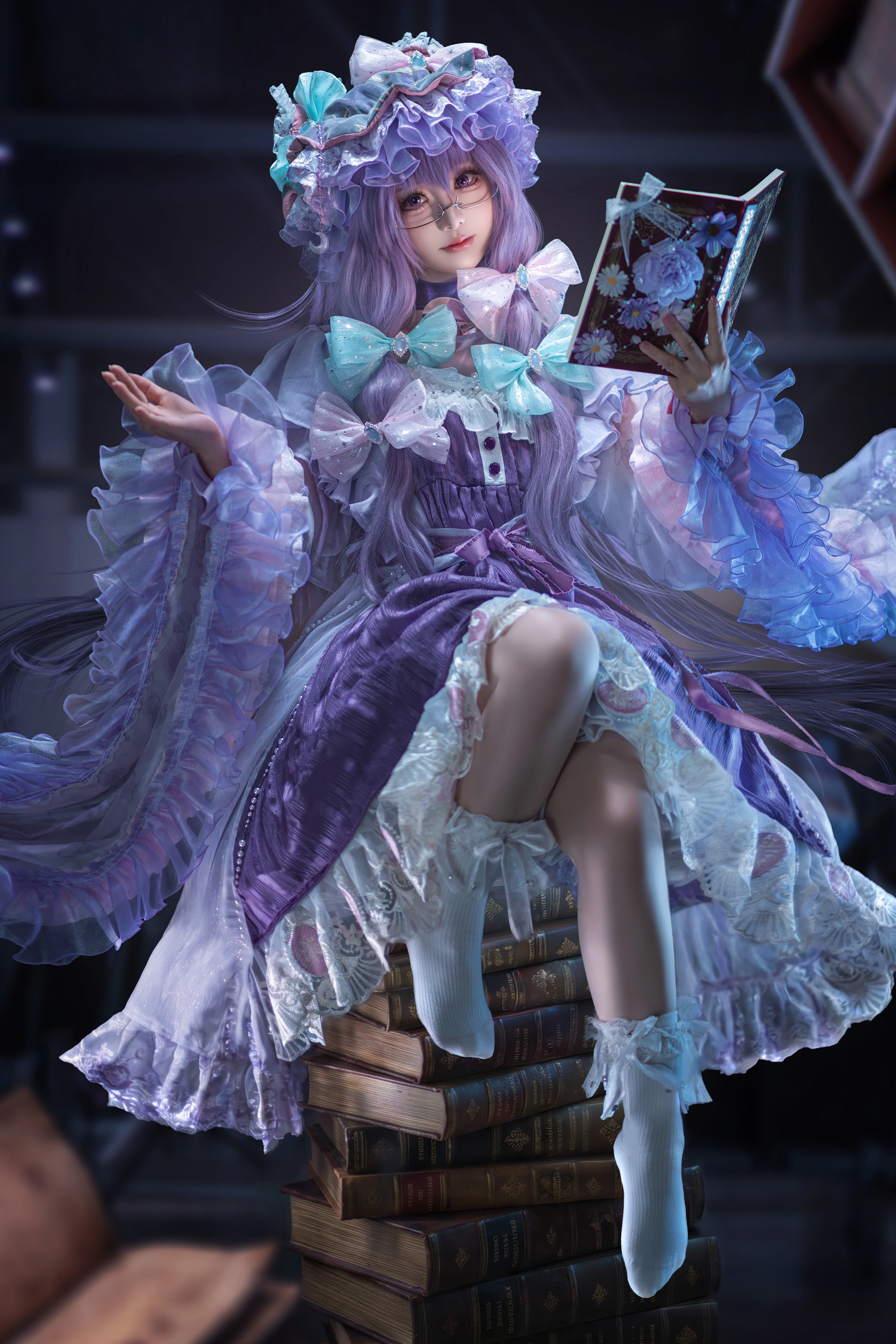 【帕秋莉cos】东方Project的魔法使，坐在书堆上读书才是正经事