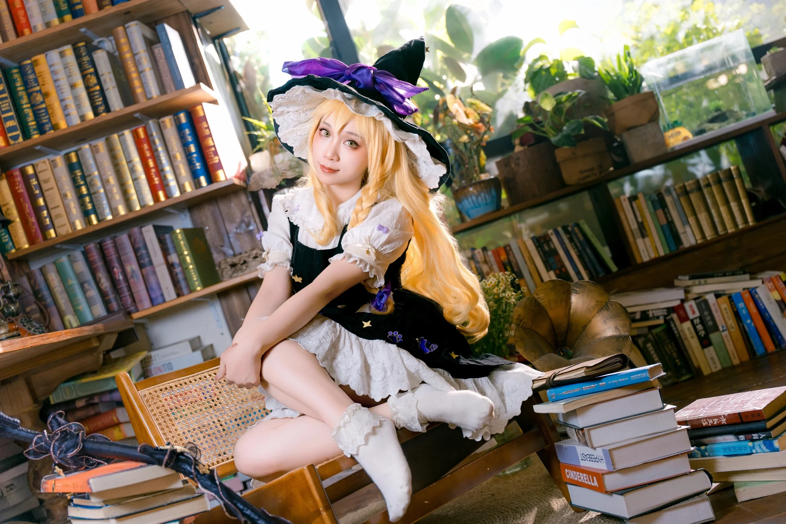 【雾雨魔理沙cos】魔法少女在古旧书库中的神秘瞬间 - 第15张