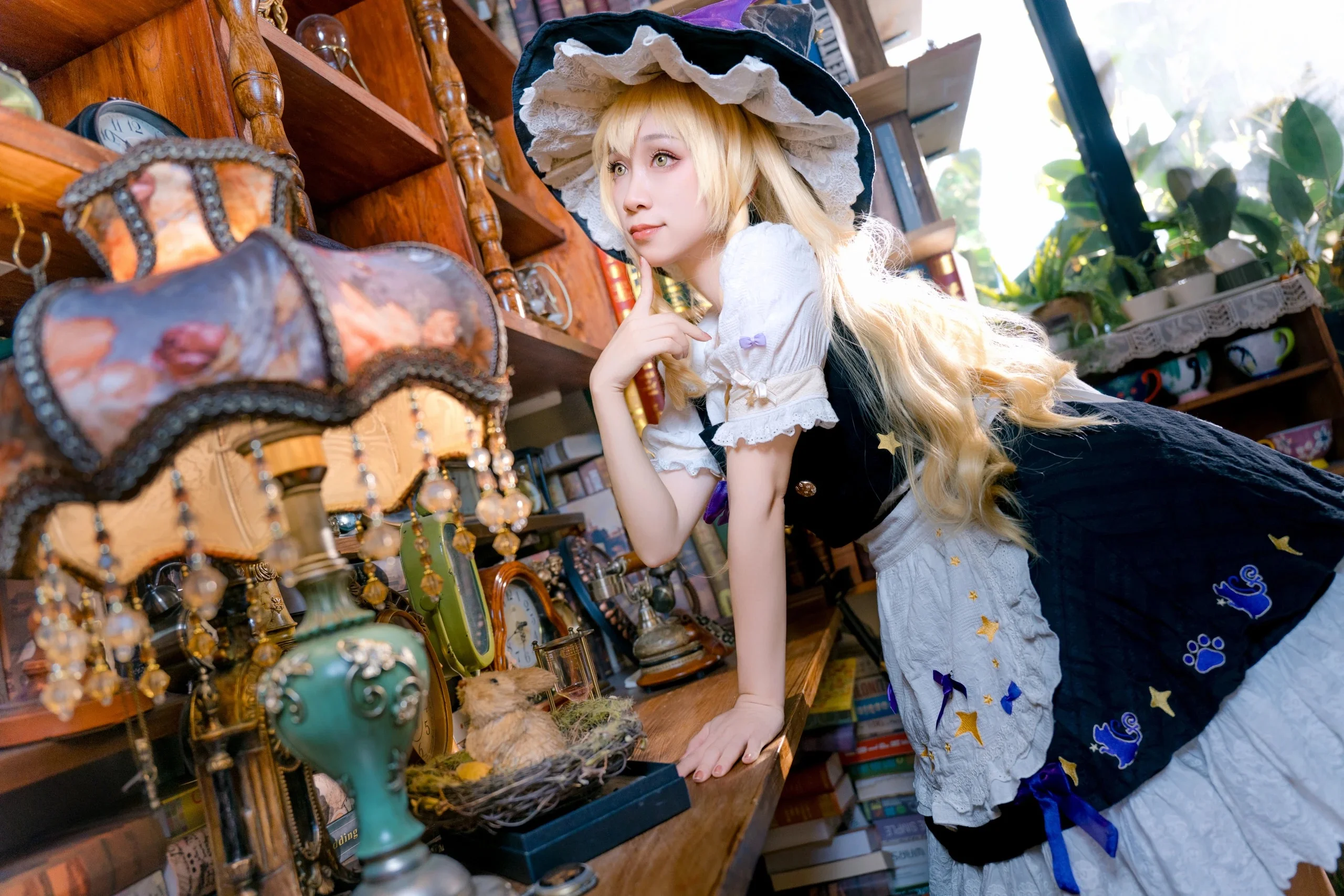 【雾雨魔理沙cos】魔法少女在古旧书库中的神秘瞬间 - 第2张