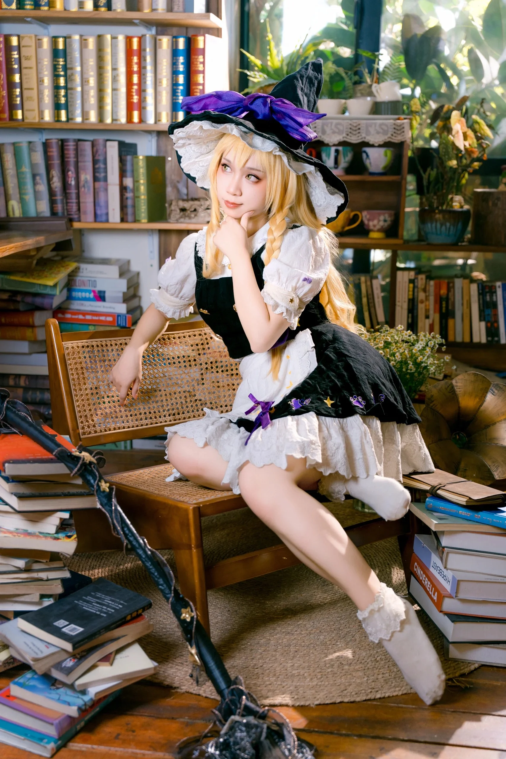 【雾雨魔理沙cos】魔法少女在古旧书库中的神秘瞬间 - 第5张