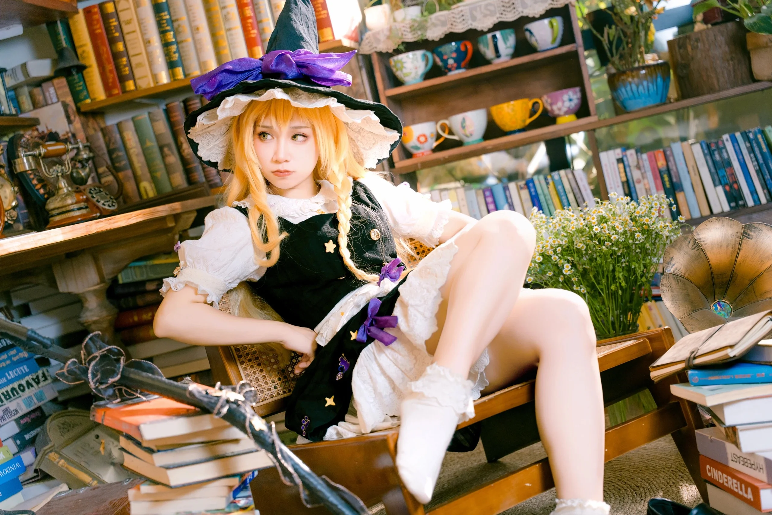 【雾雨魔理沙cos】魔法少女在古旧书库中的神秘瞬间 - 第9张