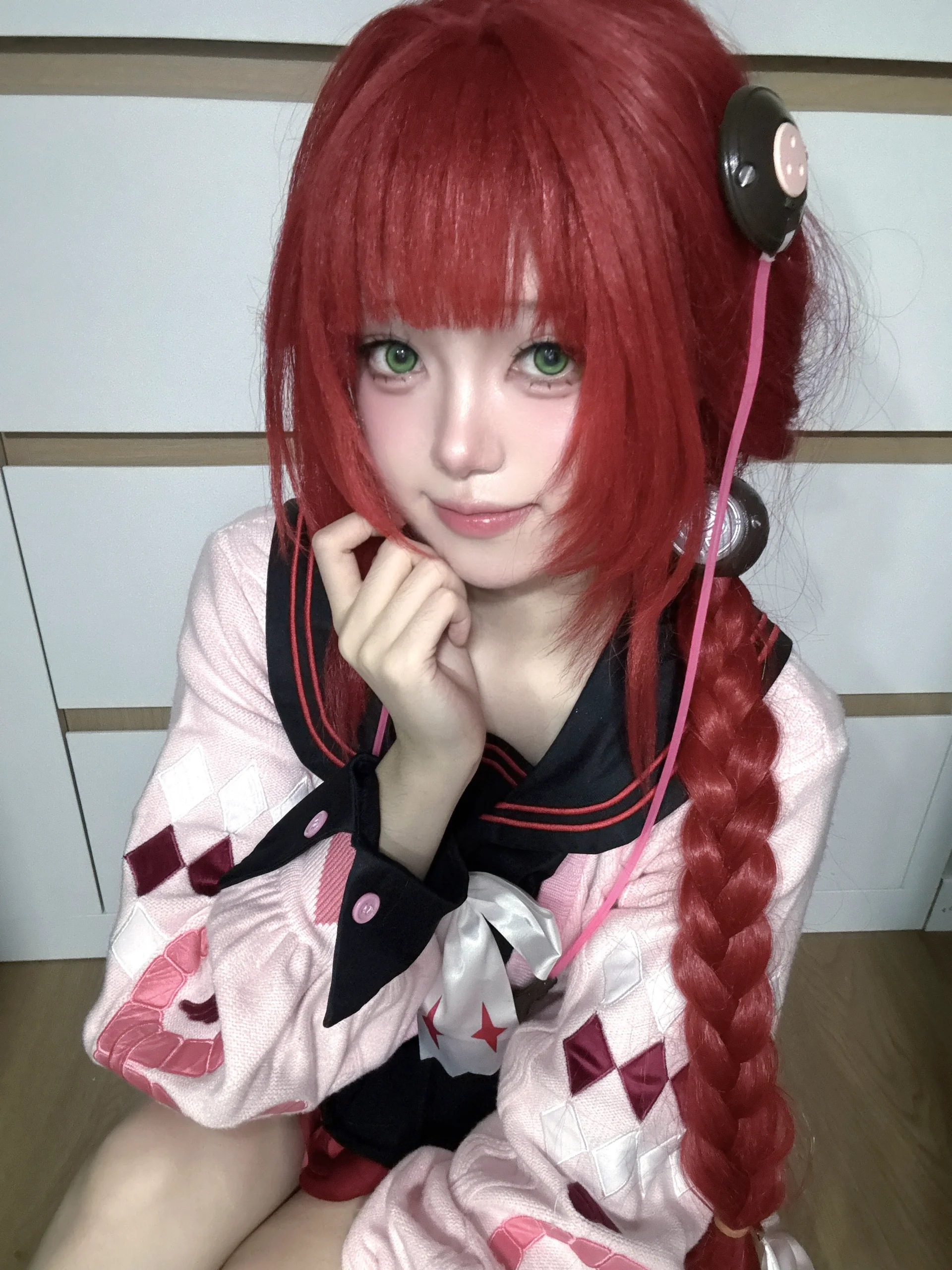 【浮波柚叶cos】绝区零的怪诞科技少女，慵懒与神秘并存