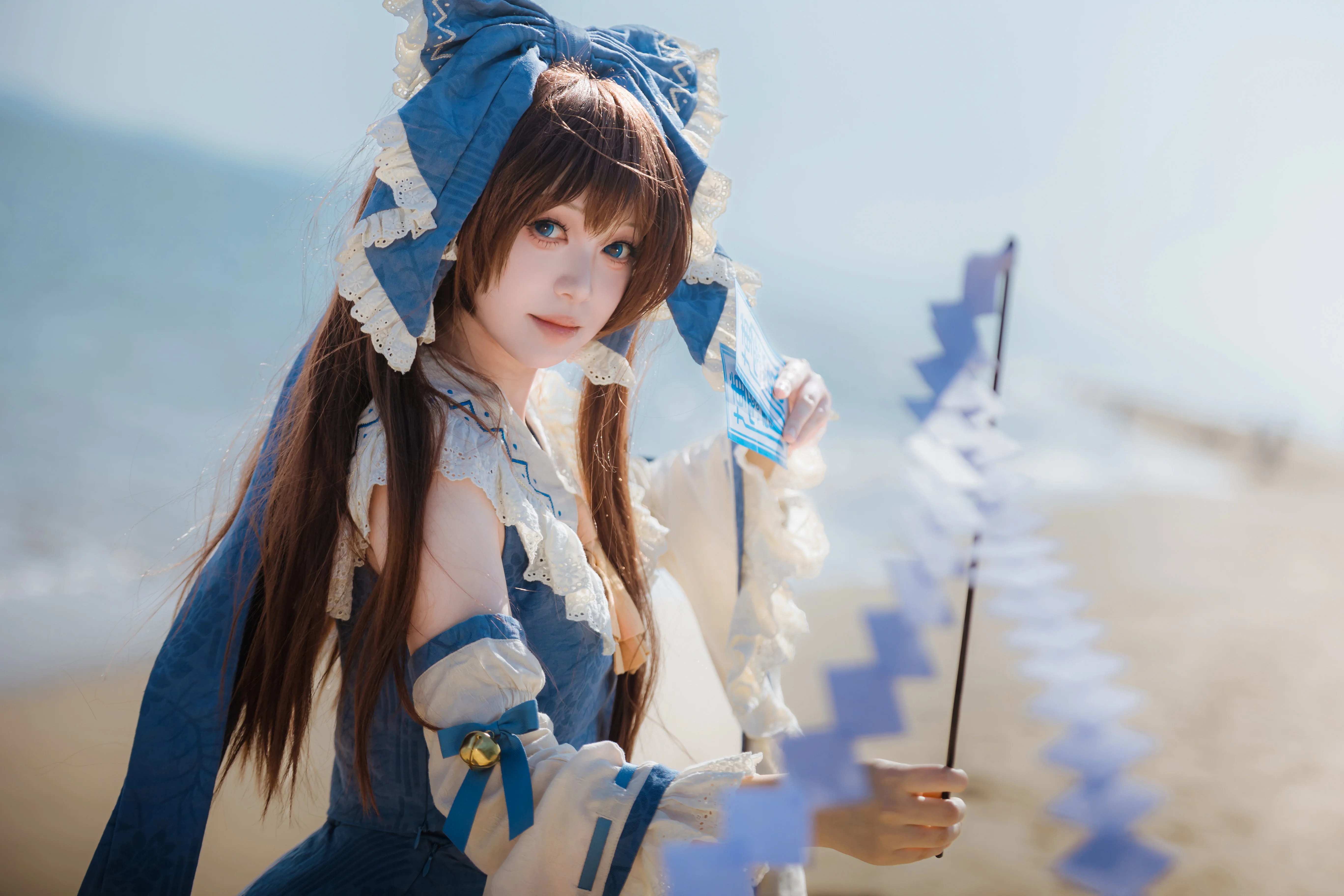 博麗靈夢cos，在東方project的海邊留下這個夏天的足跡 - 第 2 張