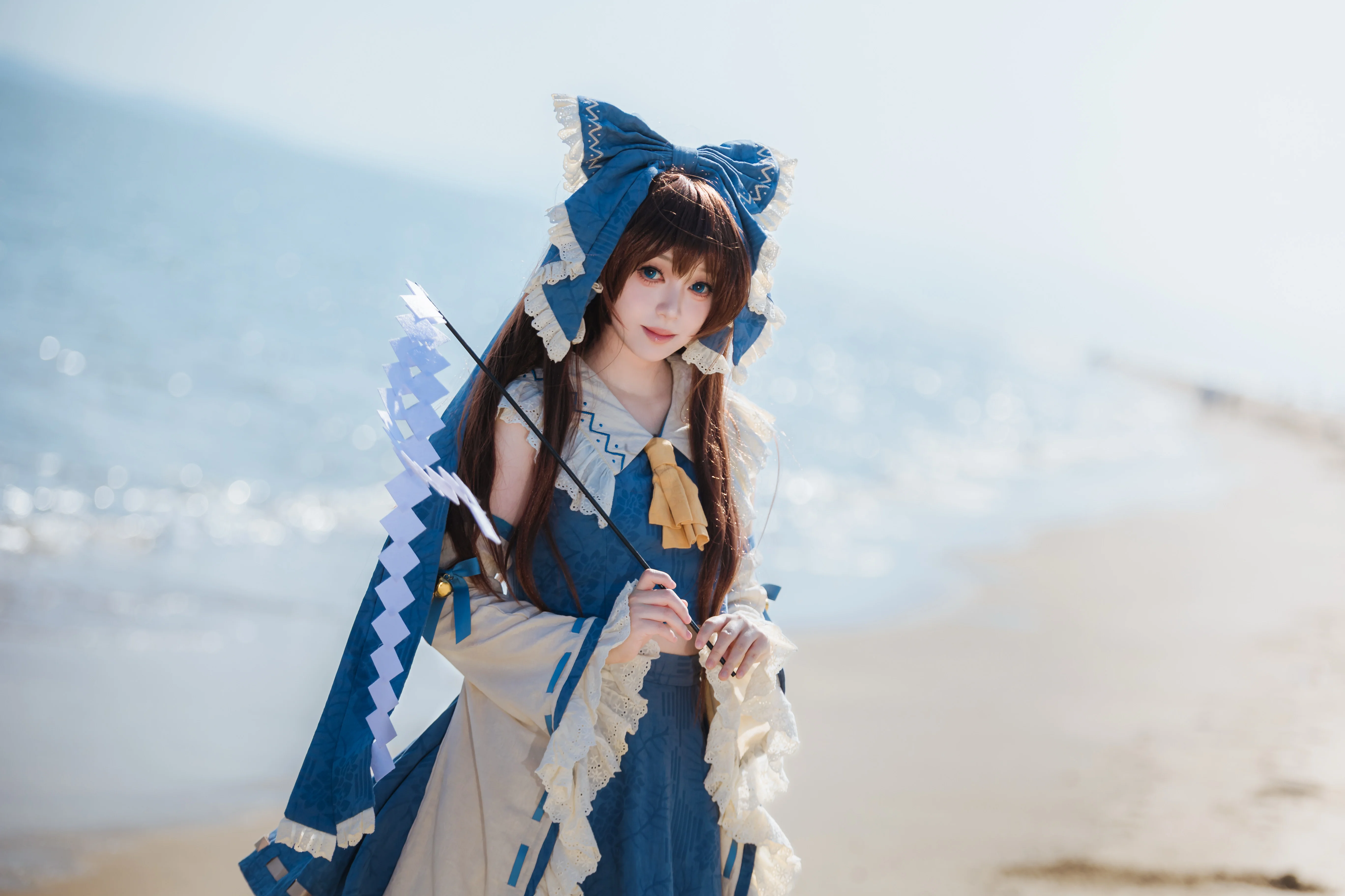 博麗靈夢cos，在東方project的海邊留下這個夏天的足跡 - 第 3 張