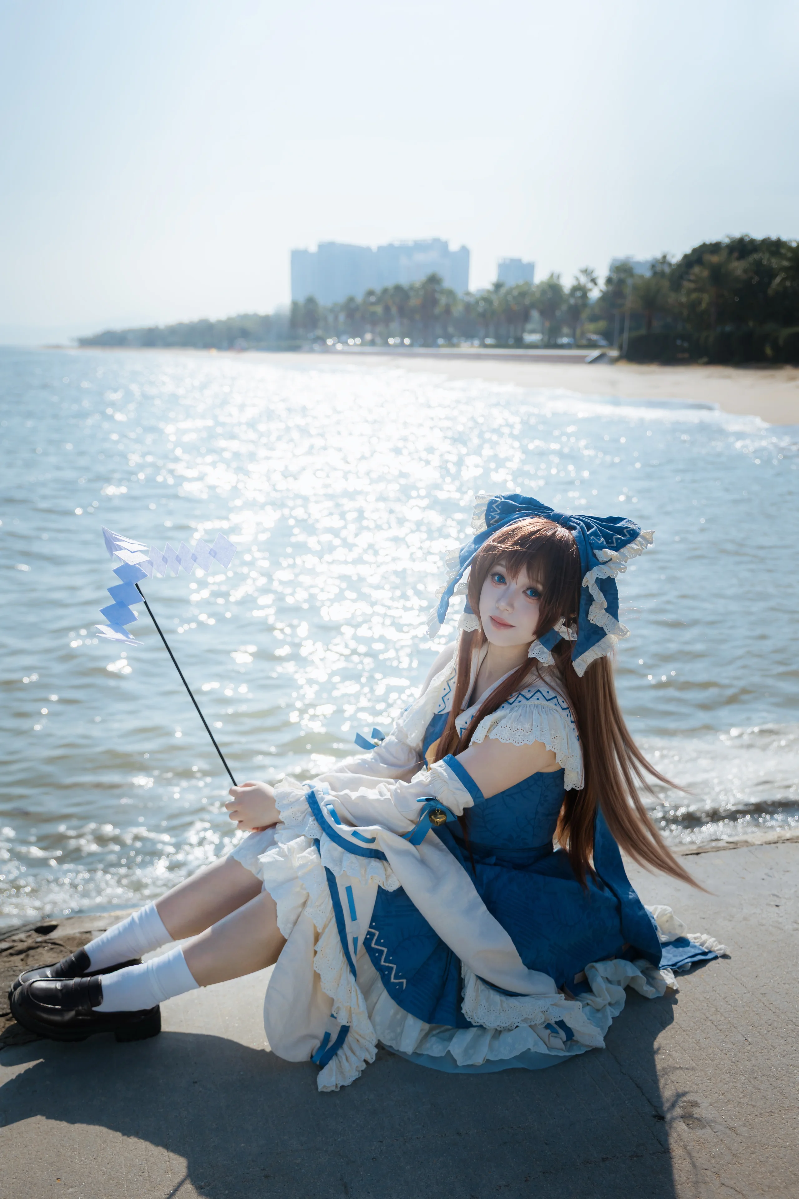 博麗靈夢cos，在東方project的海邊留下這個夏天的足跡 - 第 4 張