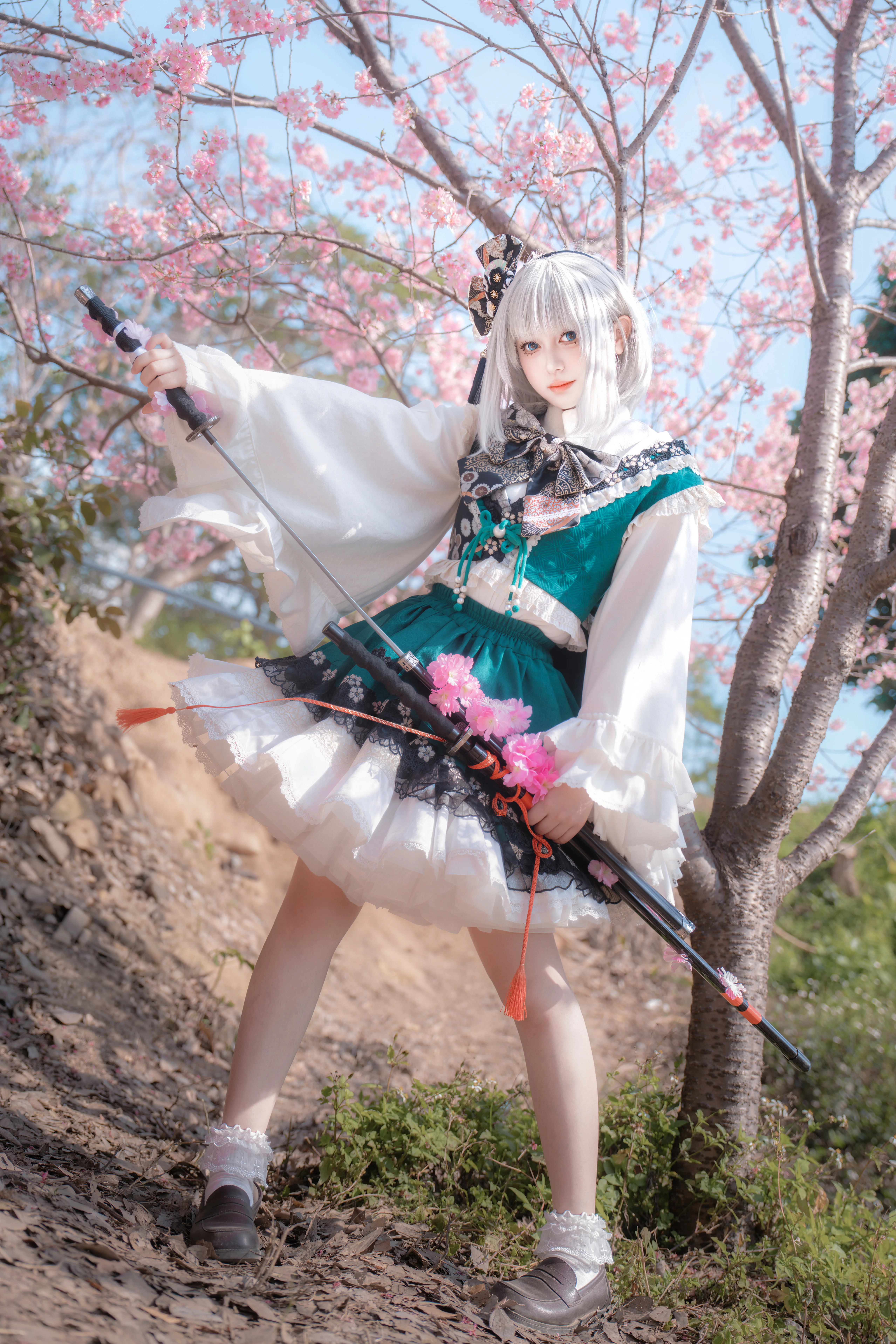 【魂魄妖梦cos】樱花映照下的剑影，与东方project的浪漫邂逅 - 第2张