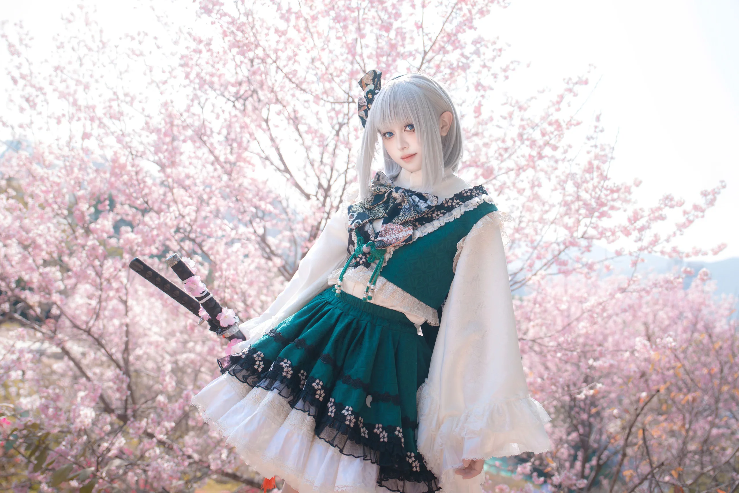【魂魄妖梦cos】樱花映照下的剑影，与东方project的浪漫邂逅 - 第4张