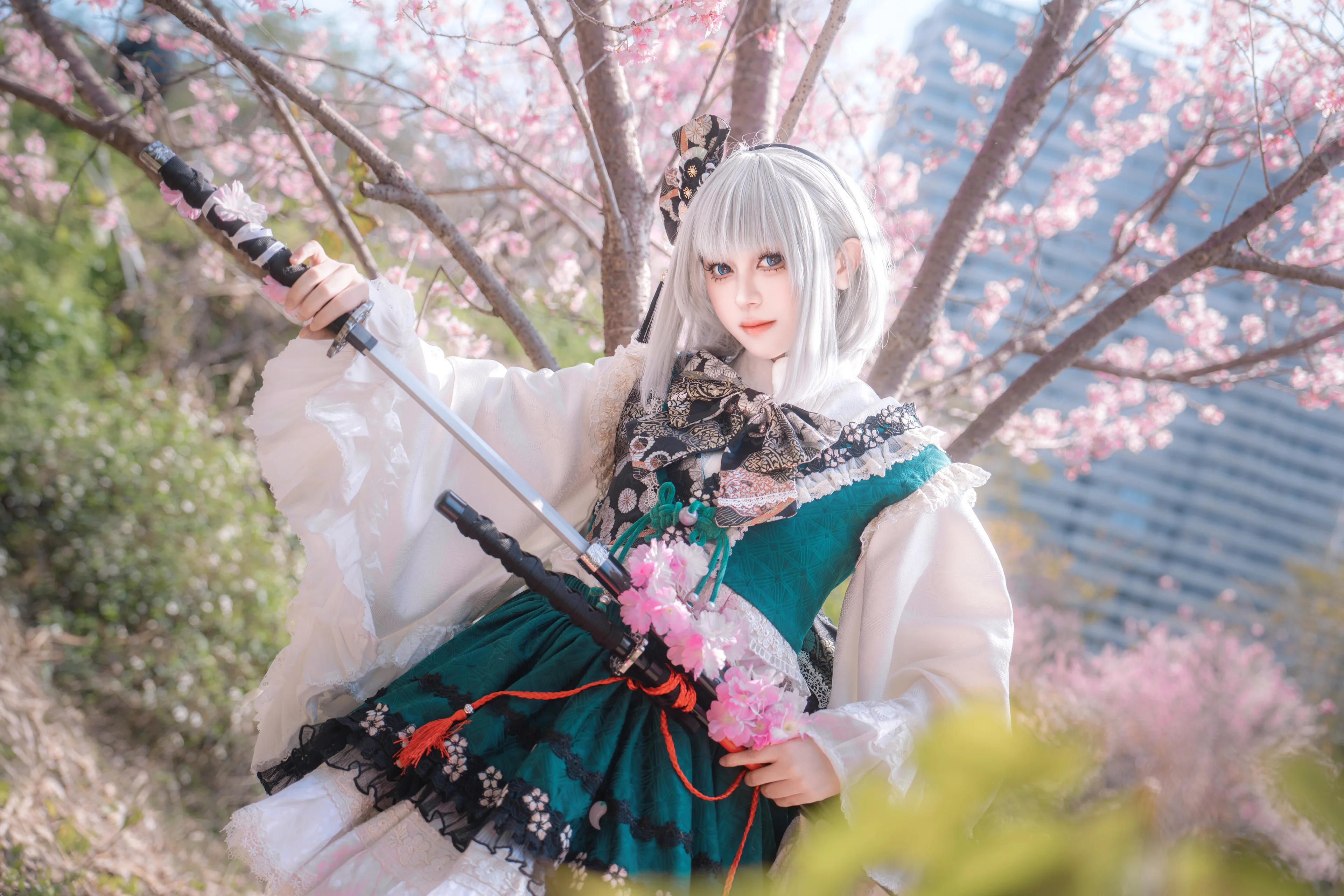 【魂魄妖梦cos】樱花映照下的剑影，与东方project的浪漫邂逅 - 第6张