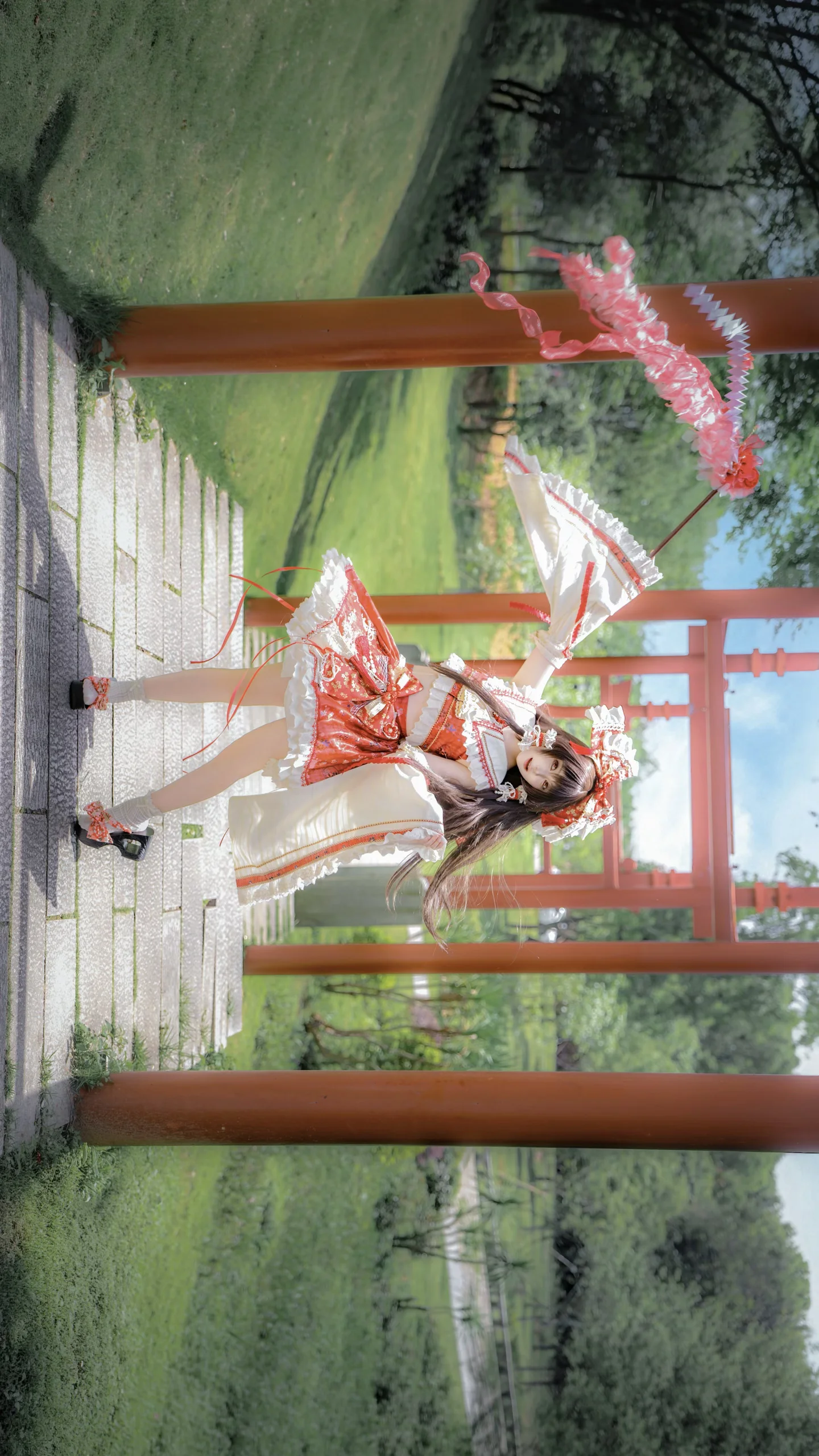 【博丽灵梦cos】东方project的巫女，在朱红鸟居下挥洒元气