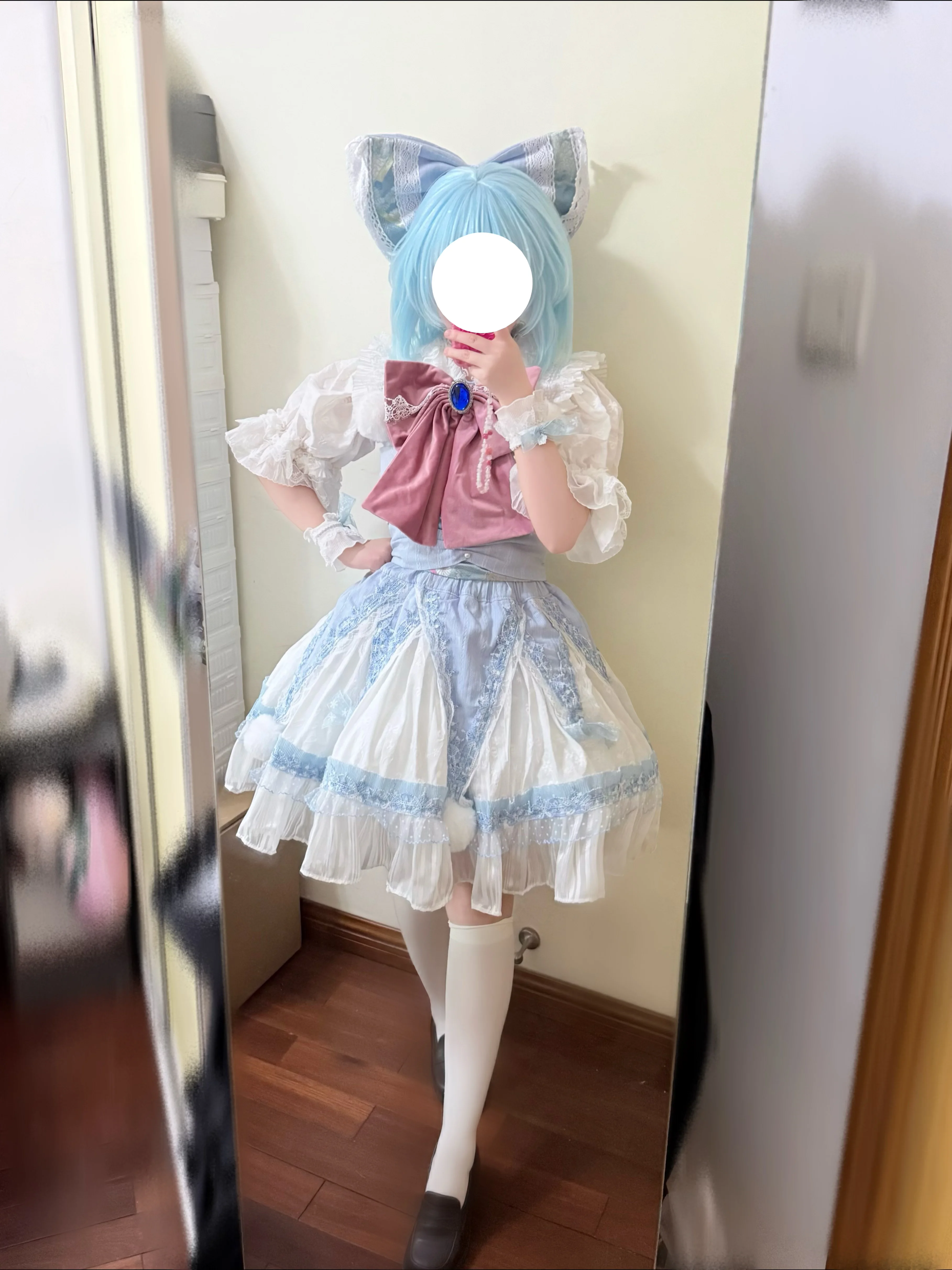 【チルノのコスプレ】東方Projectの氷の妖精、羽がないという心残り - 1 枚目