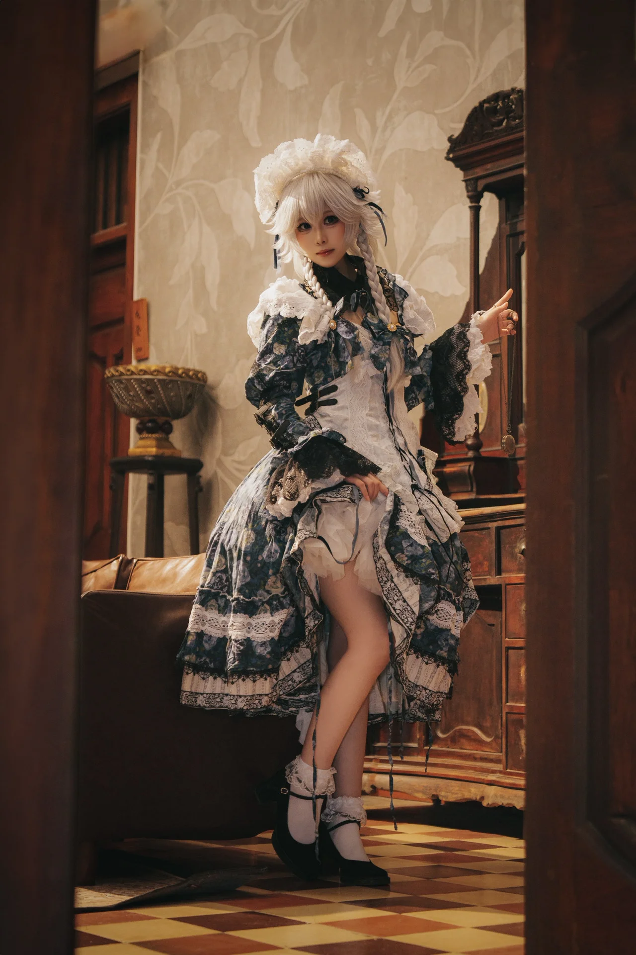 【十六夜咲夜 コスプレ】東方Project 古典的なシチュエーションが魅せる完璧な余裕 - 1 枚目