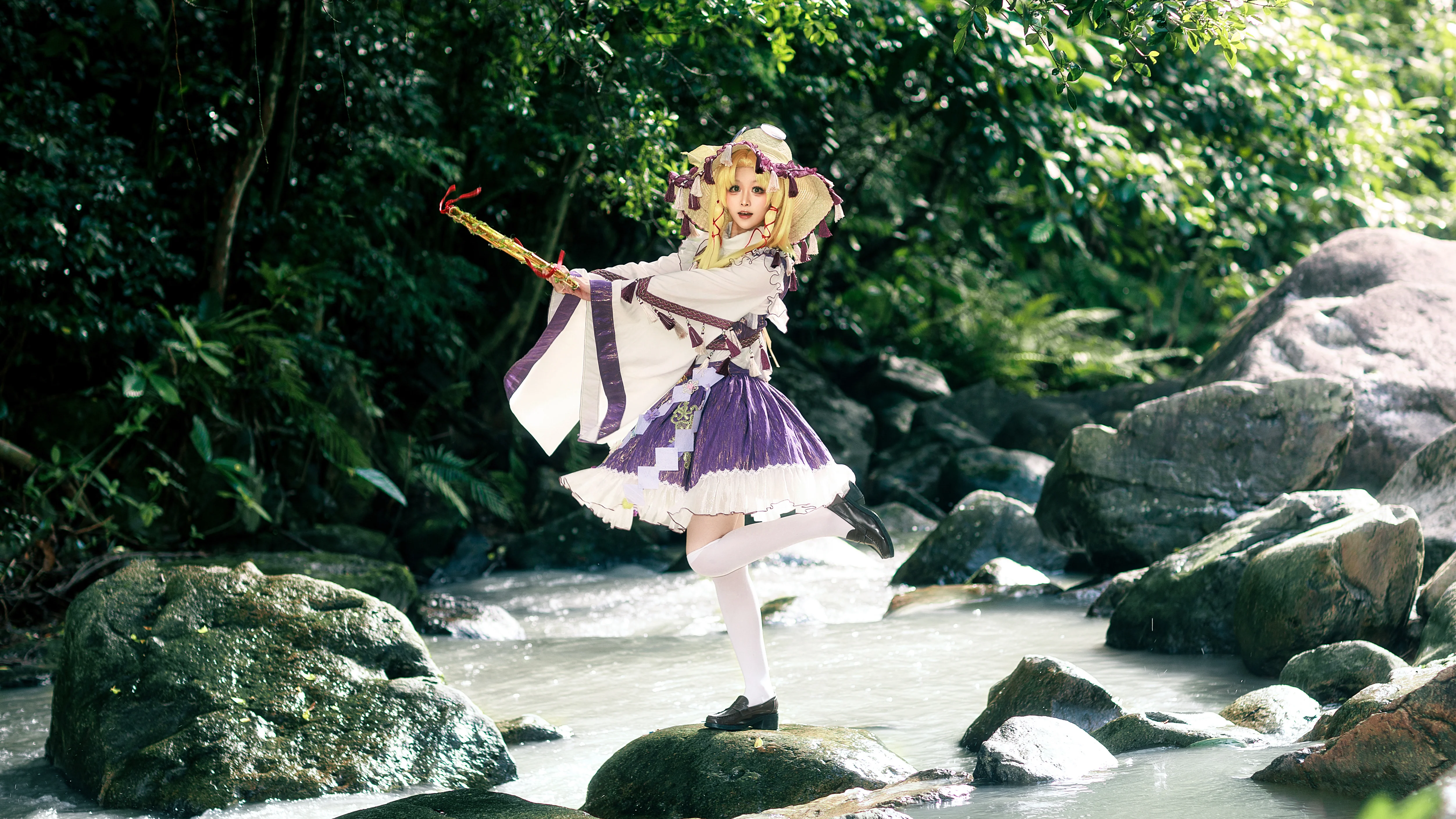 [Moriya Suwako cosplay] Touhou Project: An Outdoor Record of Midsummer Streams and Forest Light and Shadow