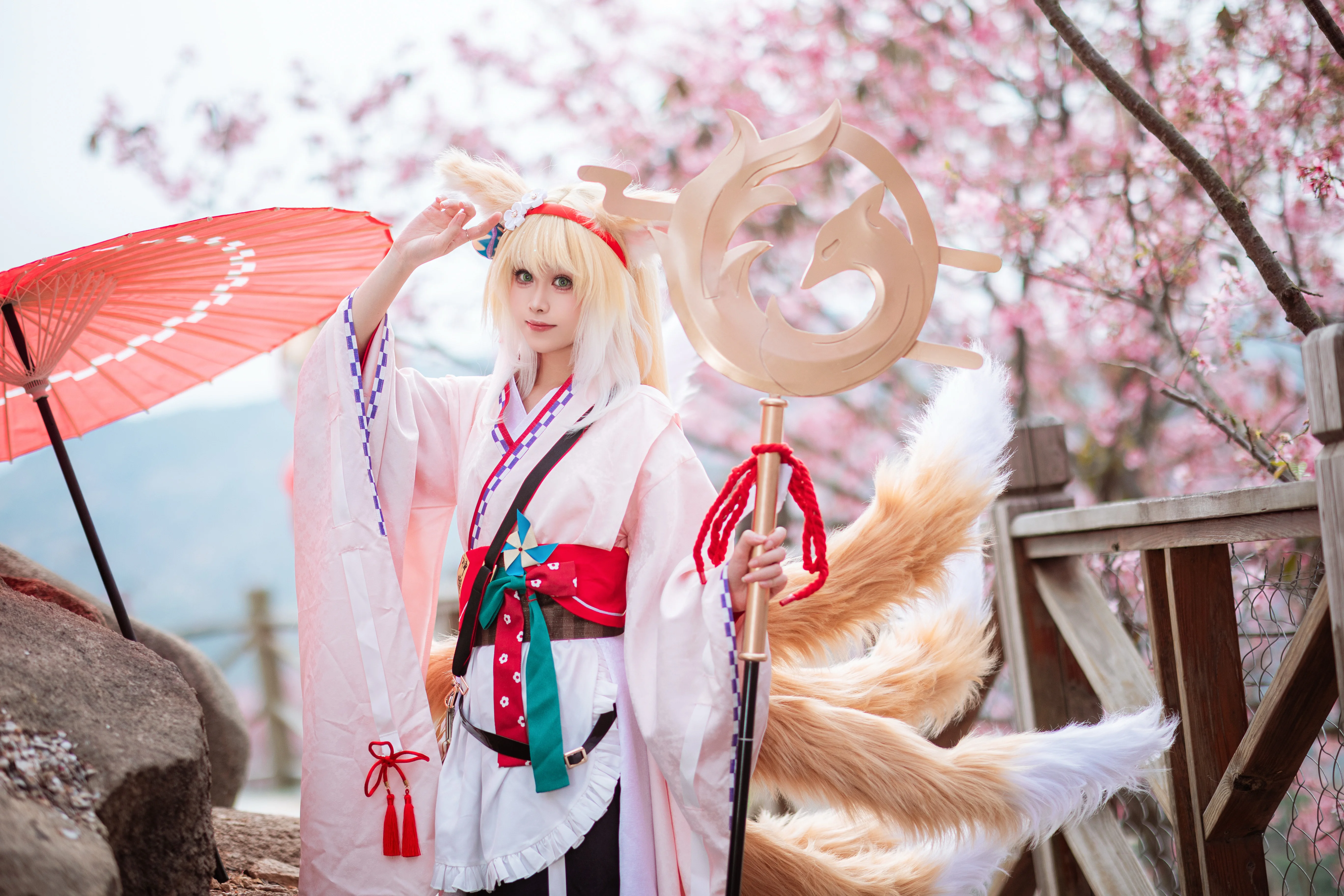 【铃兰cos】明日方舟春日小狐狸，漫步粉色花海