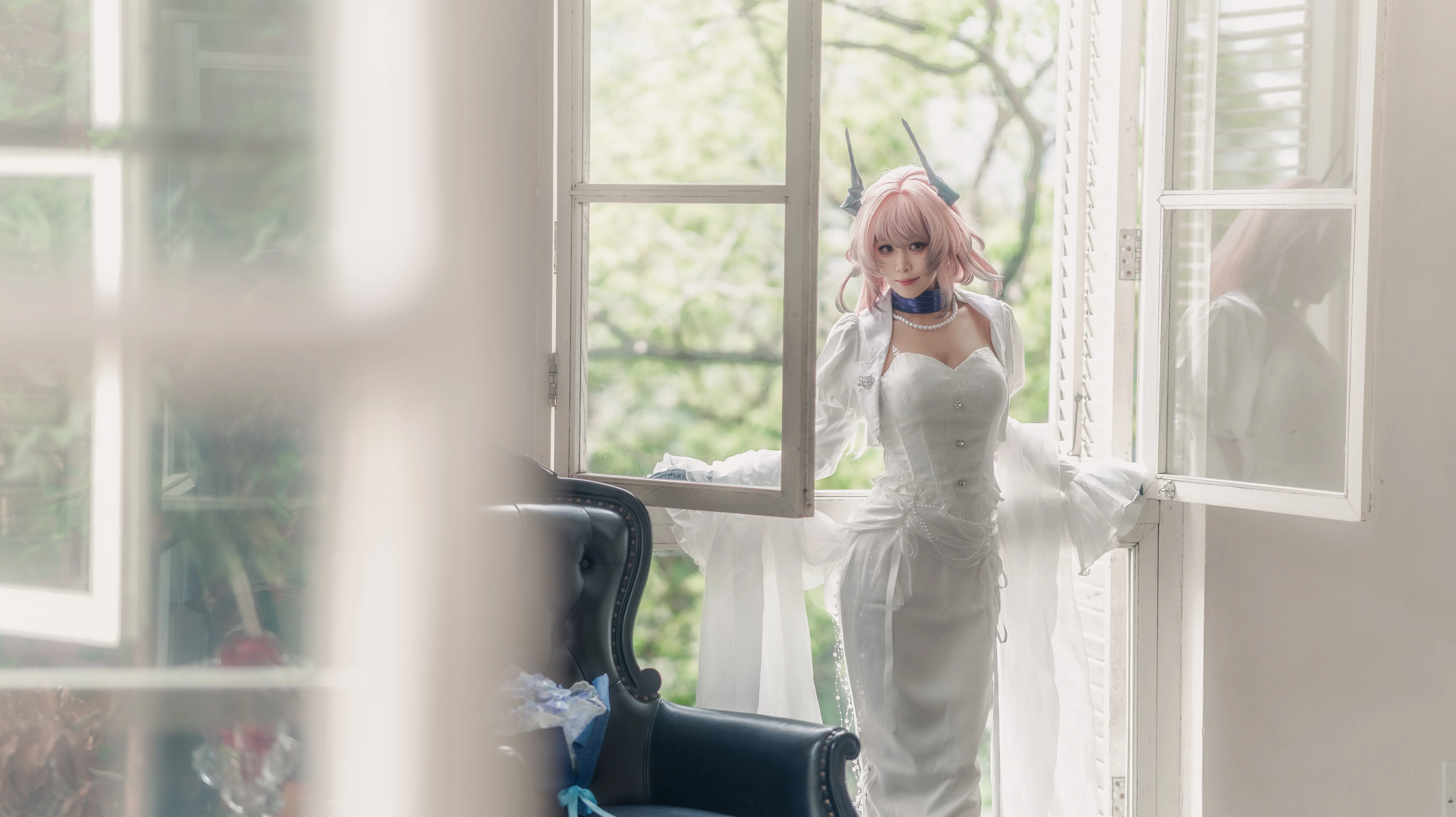 【特蕾西婭cos】明日方舟泡影蒼霆下的落窗微光 - 第 4 張