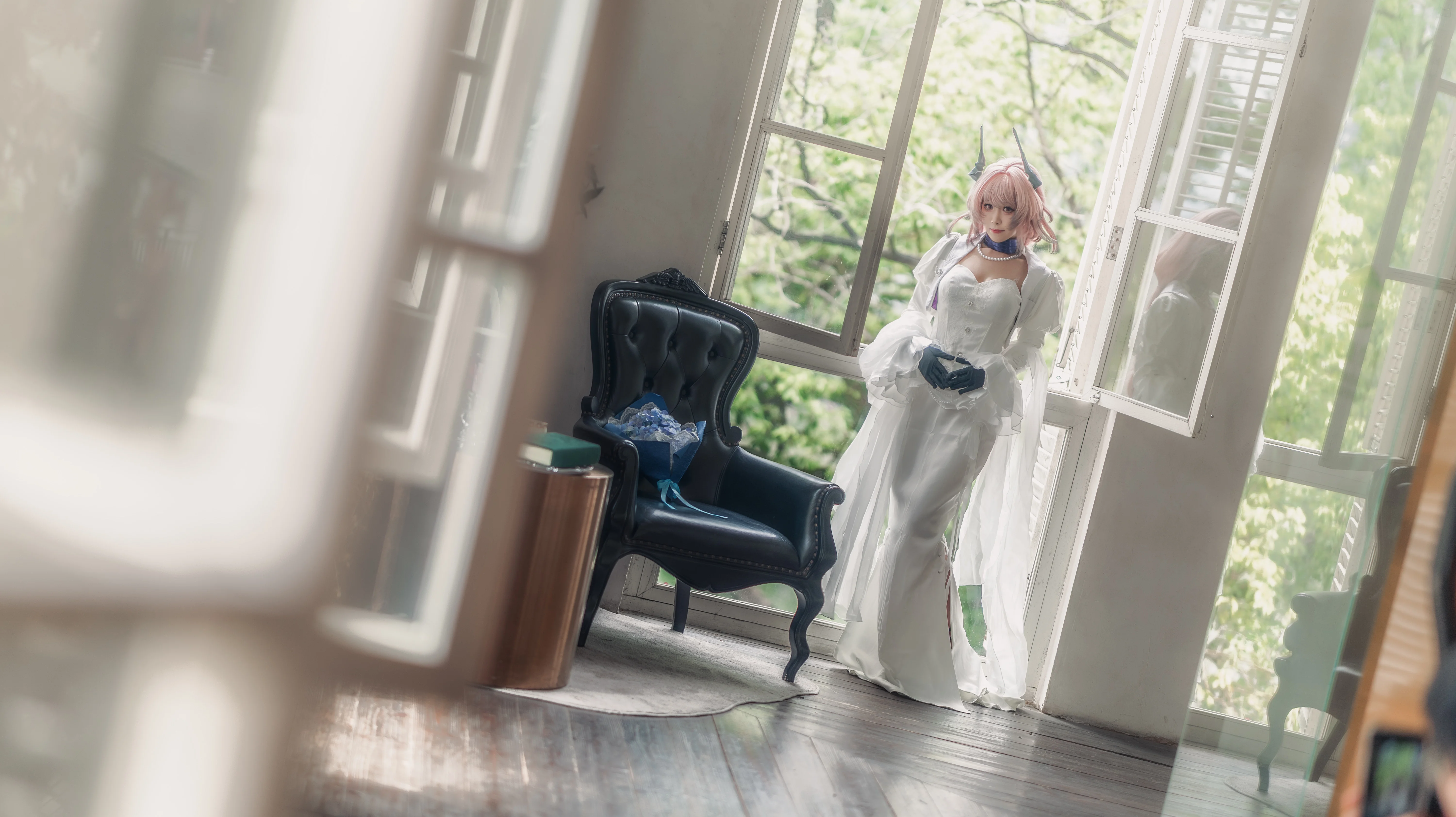 【特蕾西婭cos】明日方舟泡影蒼霆下的落窗微光 - 第 5 張