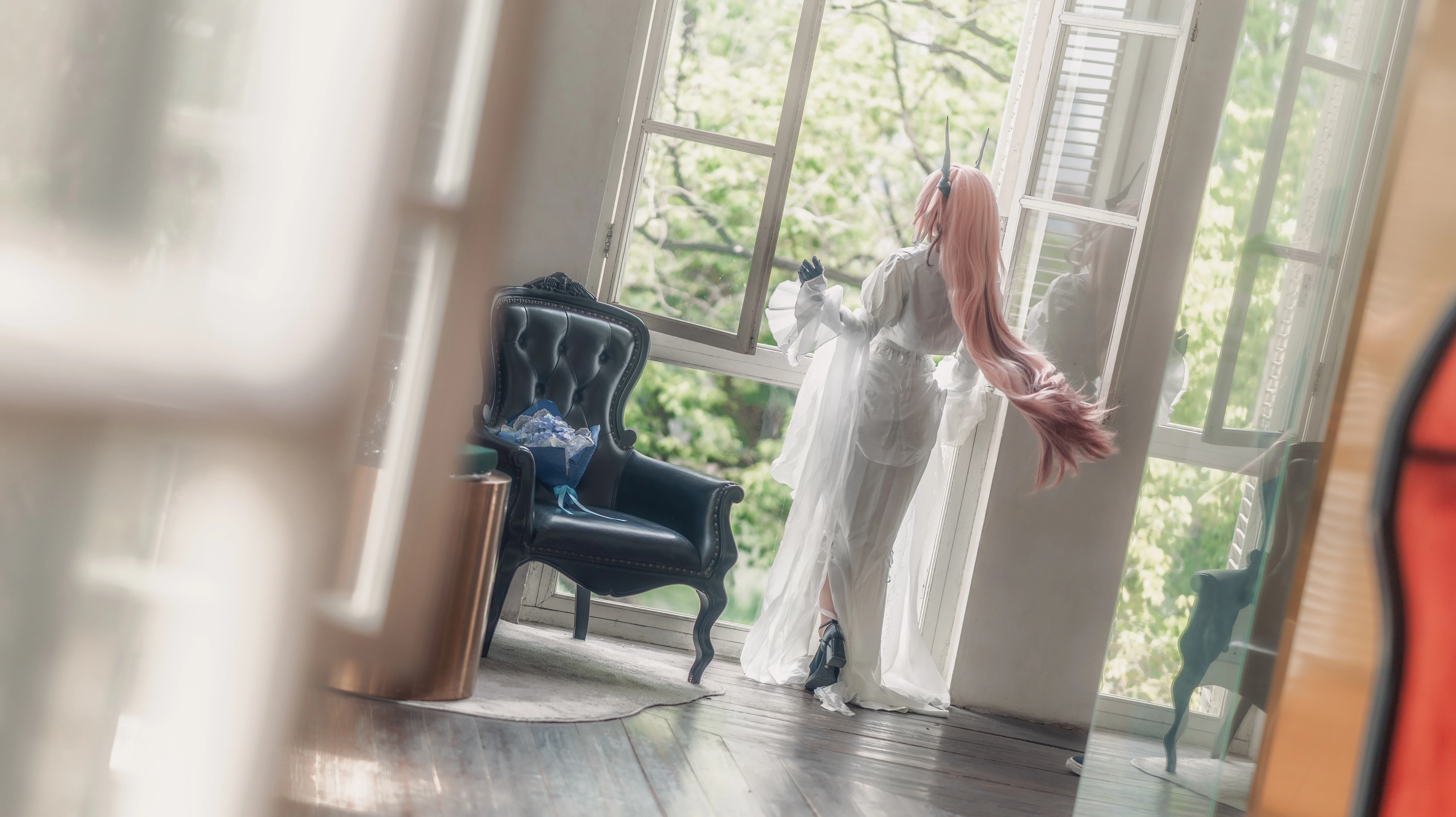 【特蕾西婭cos】明日方舟泡影蒼霆下的落窗微光 - 第 6 張