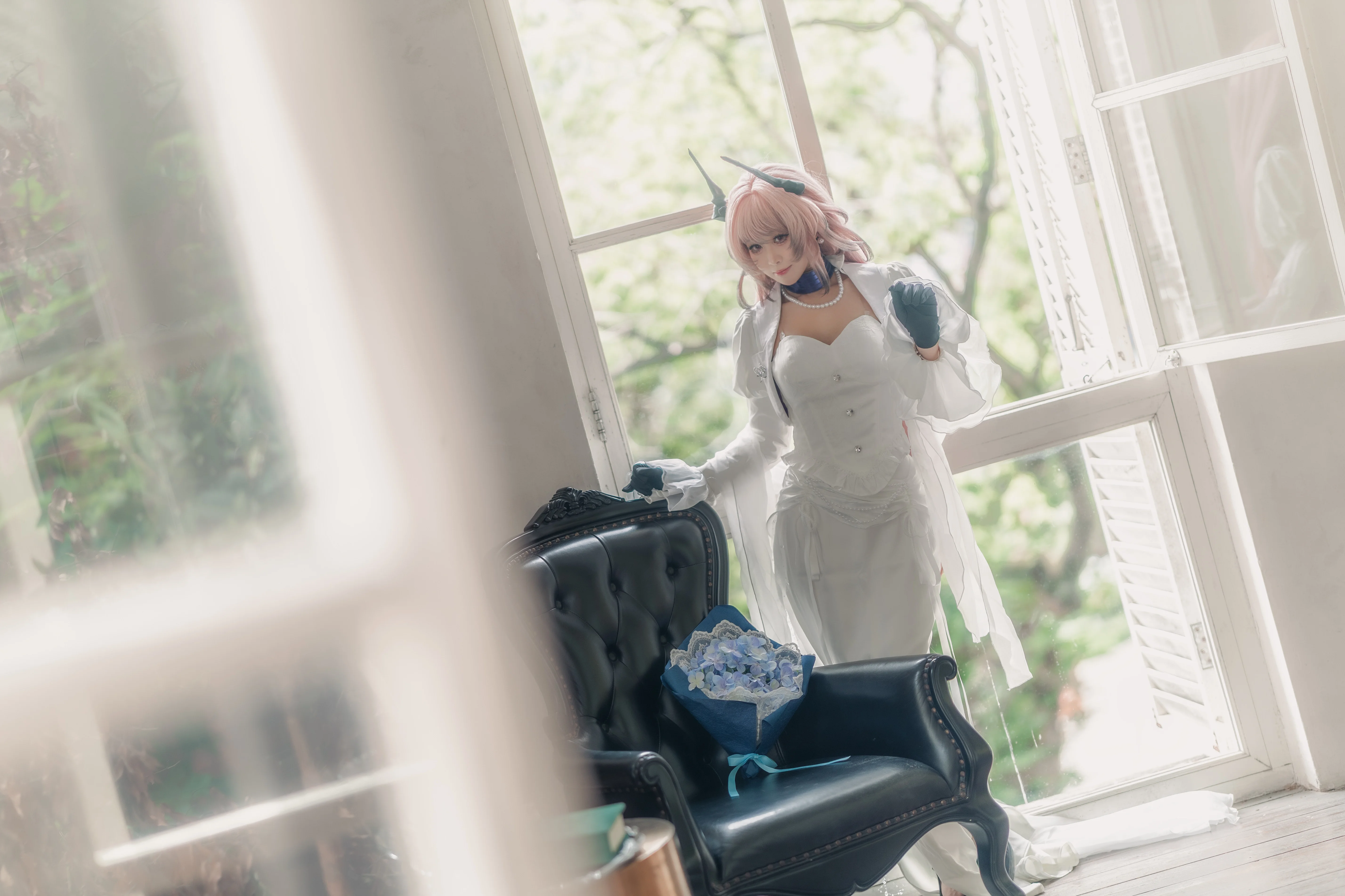 【特蕾西婭cos】明日方舟泡影蒼霆下的落窗微光 - 第 7 張