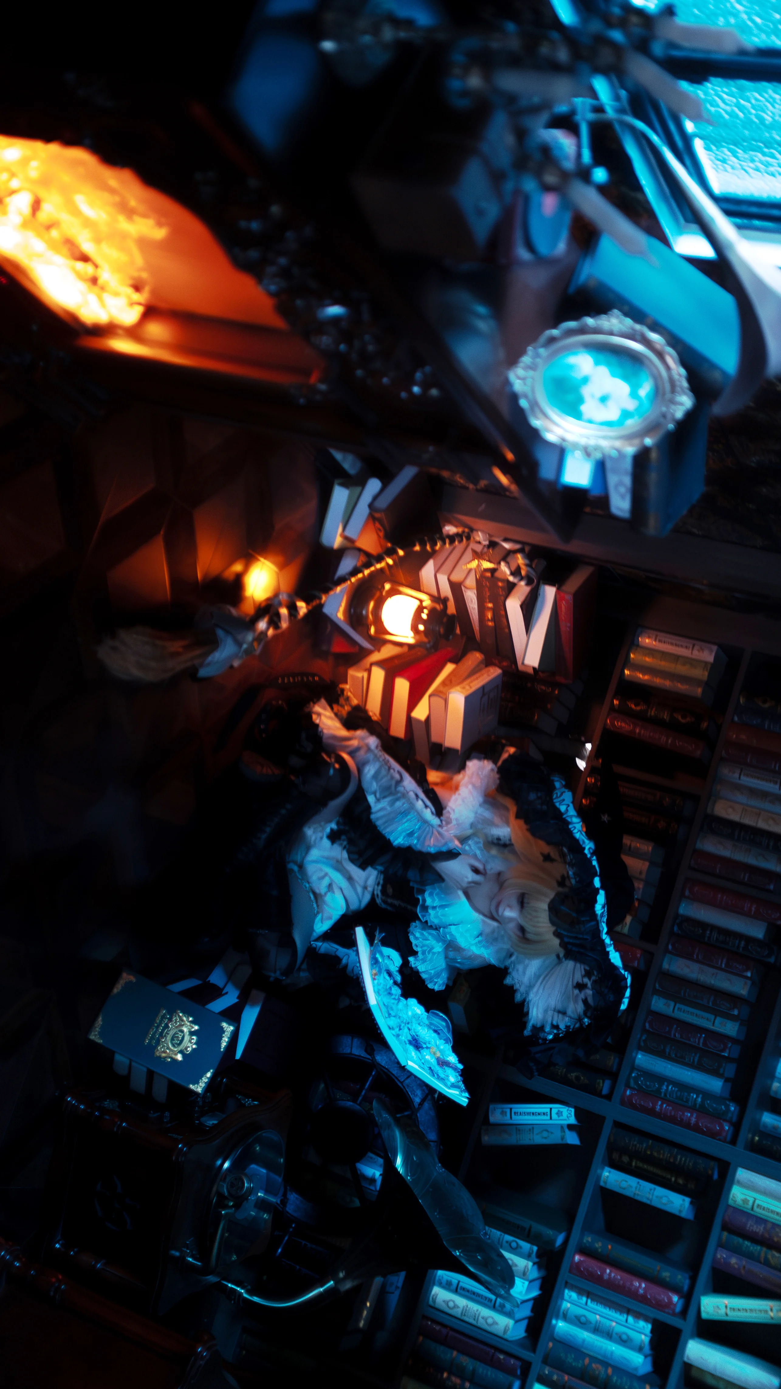 【雾雨魔理沙cos】深夜图书馆里的魔法使，月色与灯火交织 - 第 1 张