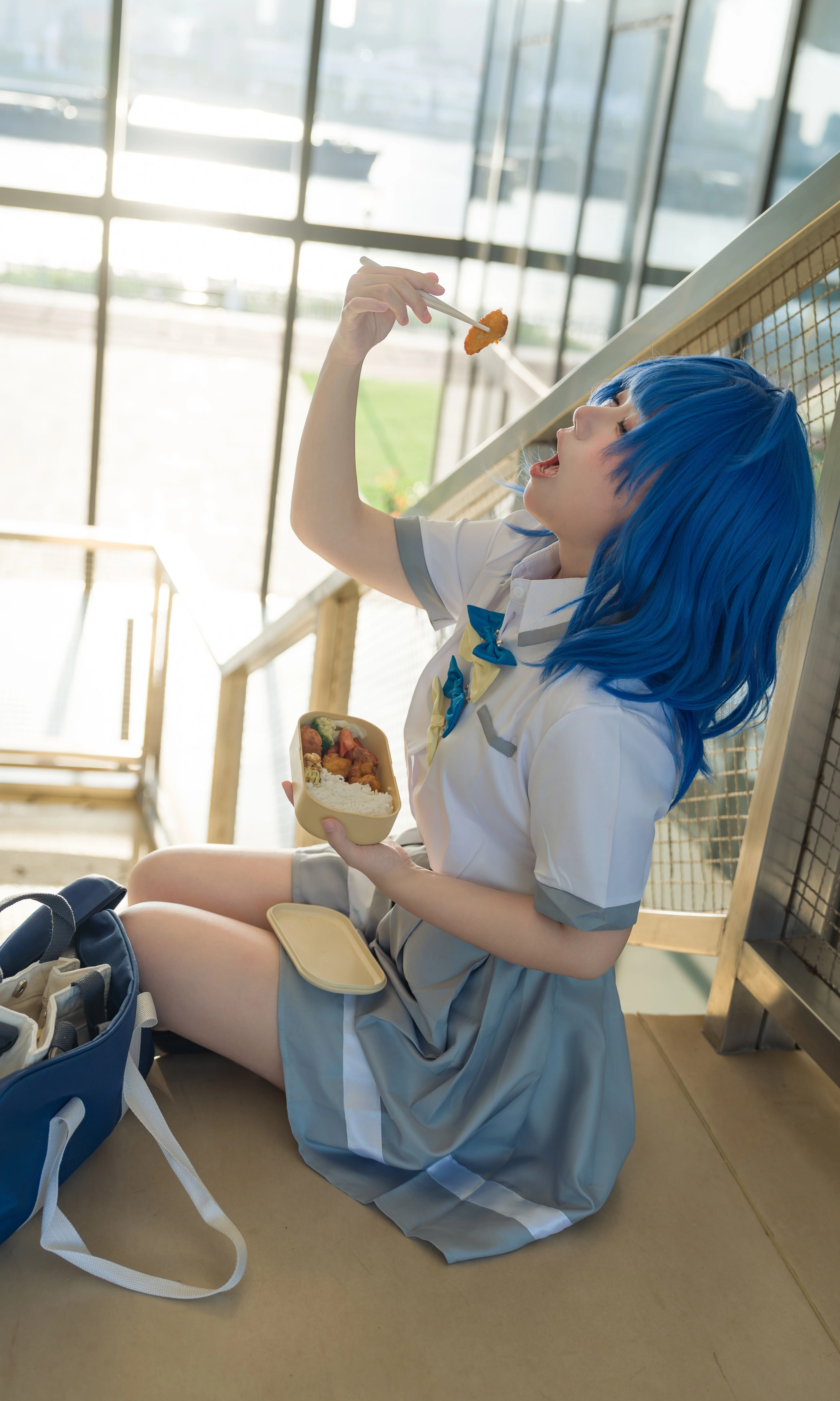 【八奈见杏菜cos】败犬女主太多了，楼梯间吃便当的日常 - 第 2 张