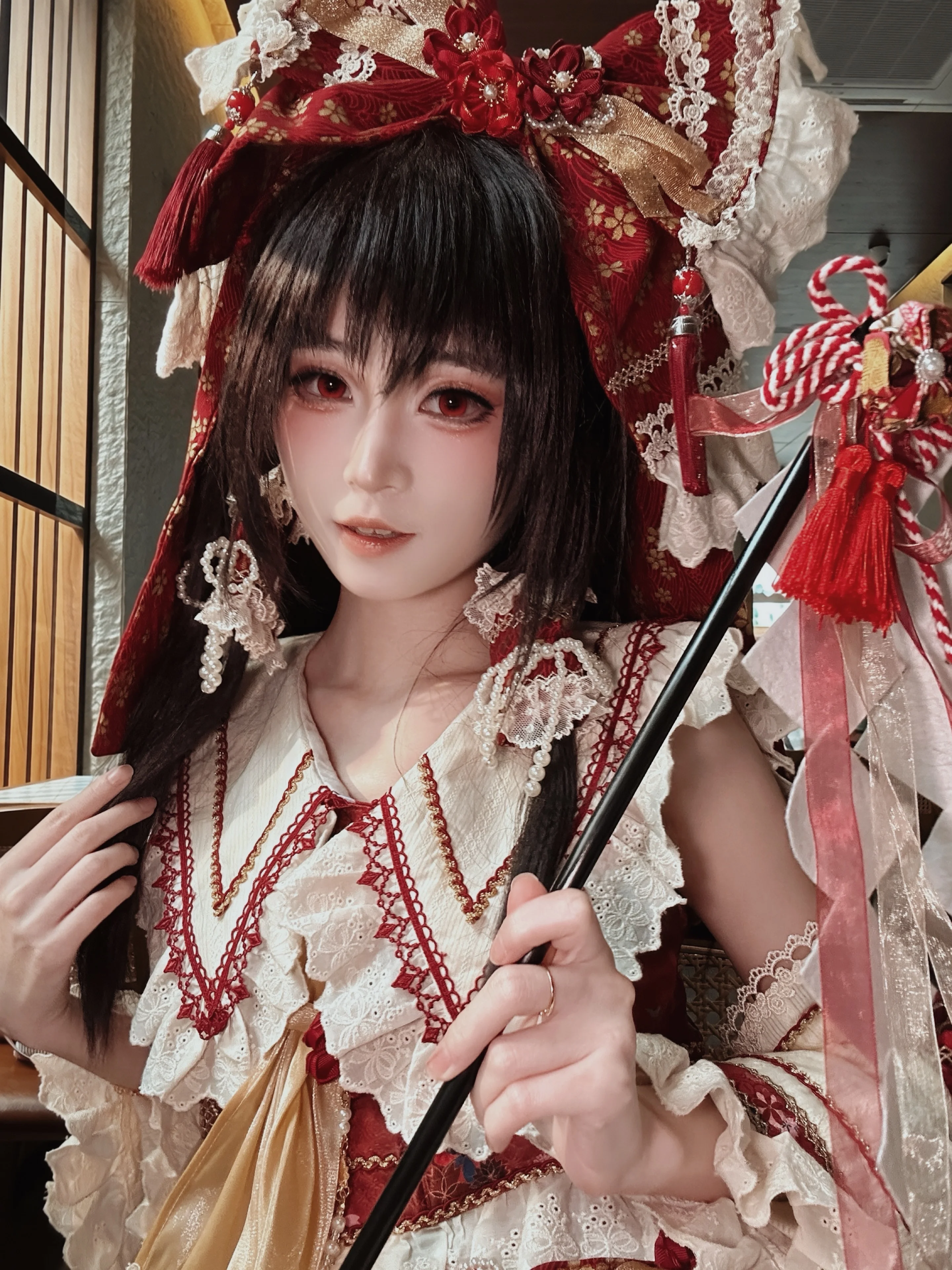 【博麗霊夢コスプレ】東方Projectの赤い巫女、博麗神社の日常 - 3 枚目