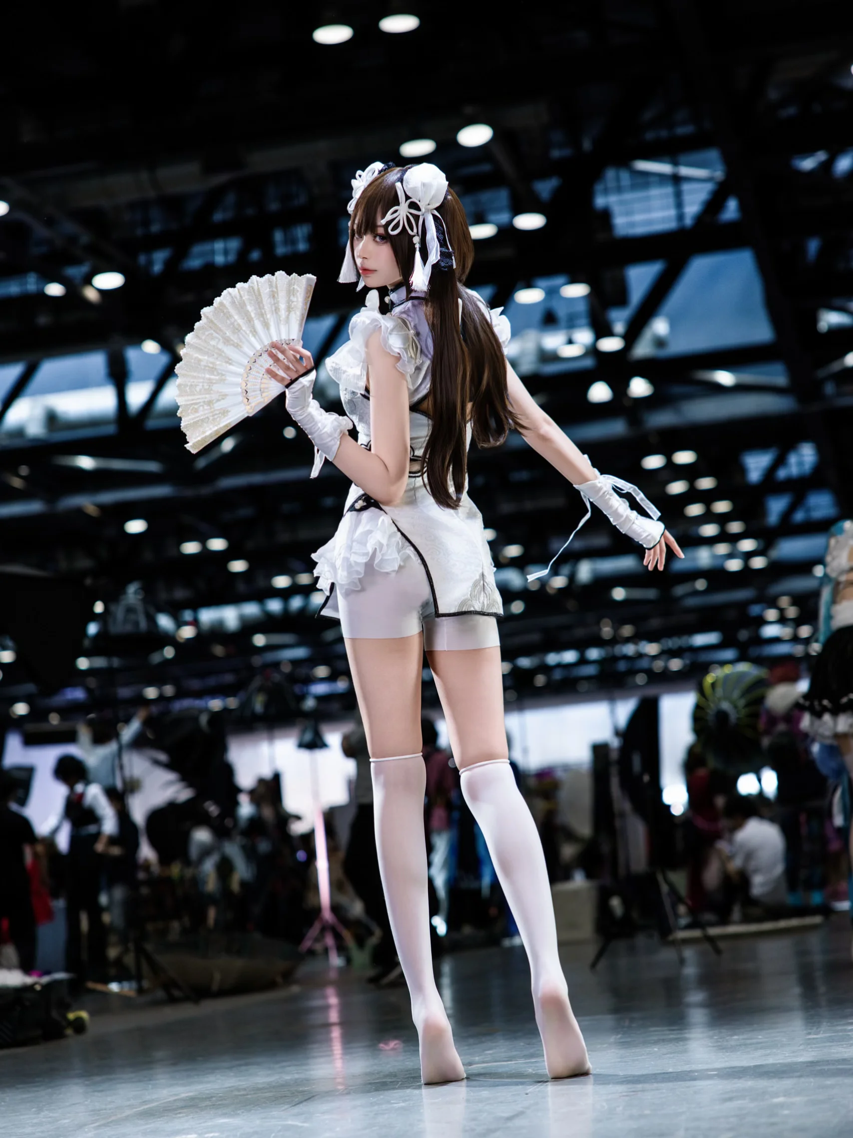 [Yin Ziping cosplay] The Girl in White from NARAKA: BLADEPOINT: Recreated on the Convention Scene - Image 2
