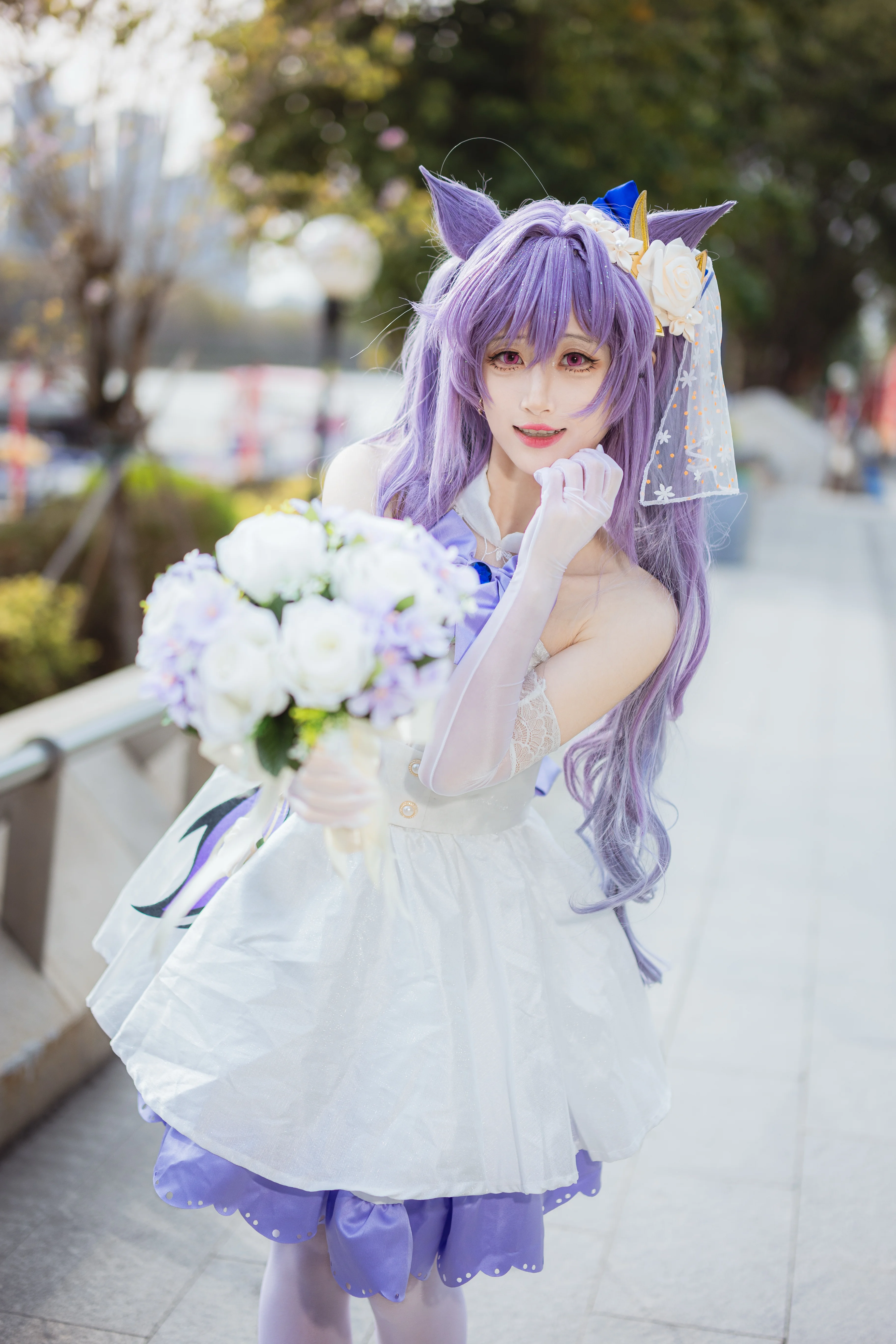 【刻晴コスプレ】原神 花嫁、春の水辺でロマンチックな瞬間を切り取る - 5 枚目