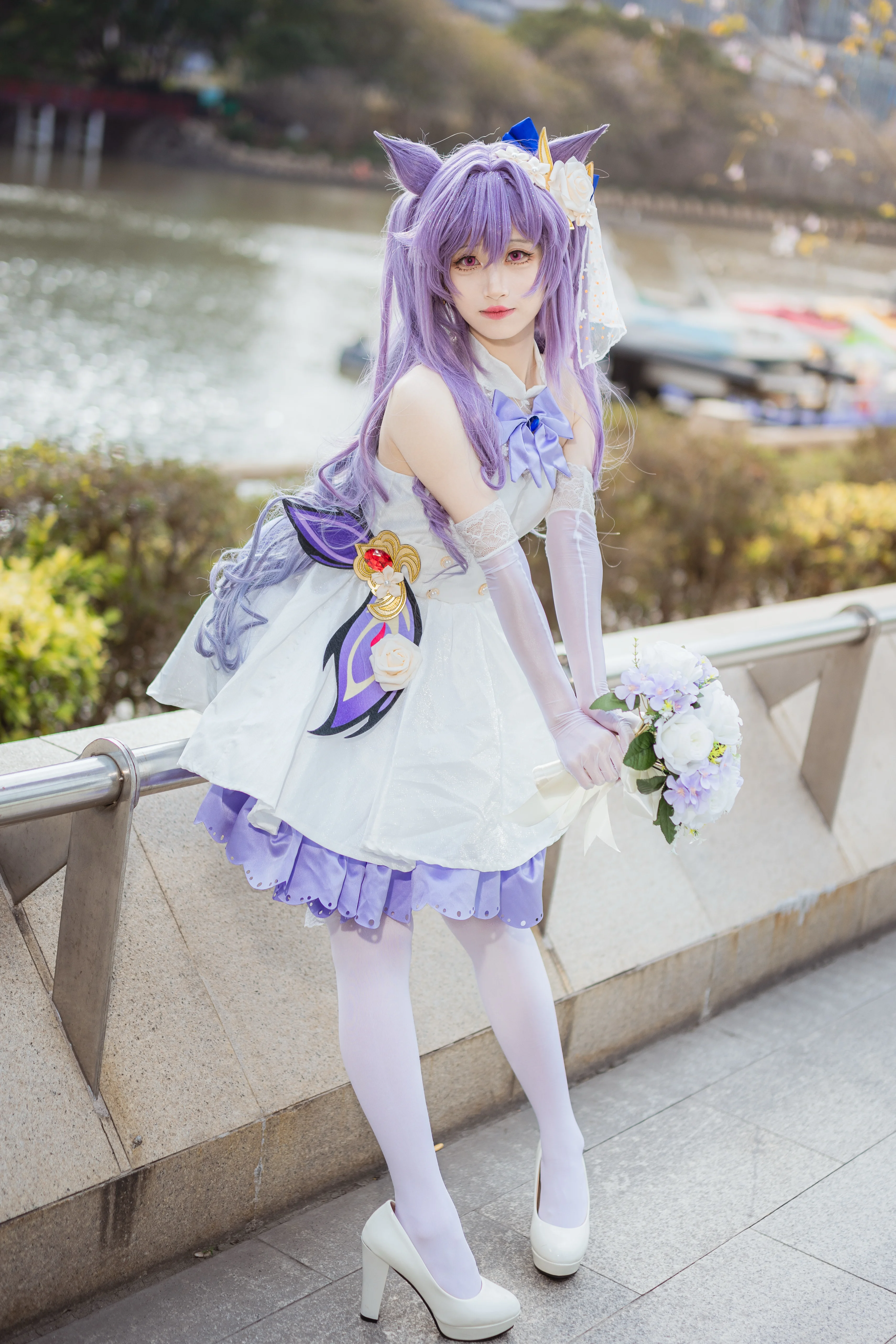 【刻晴コスプレ】原神 花嫁、春の水辺でロマンチックな瞬間を切り取る - 9 枚目