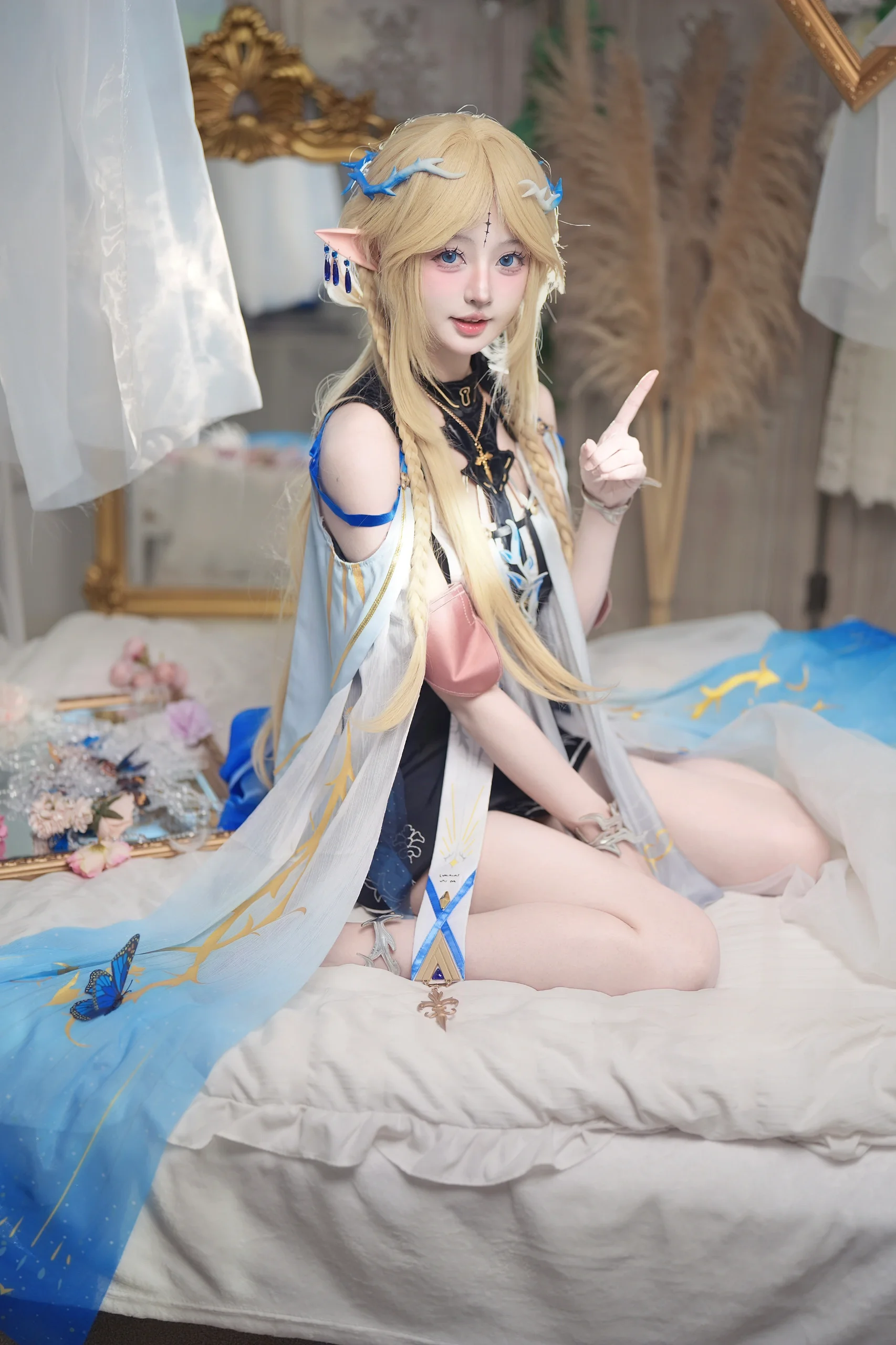 【カルテジア コスプレ】『鳴潮』のエルフ少女、ベッドに静座する午後 - 3 枚目
