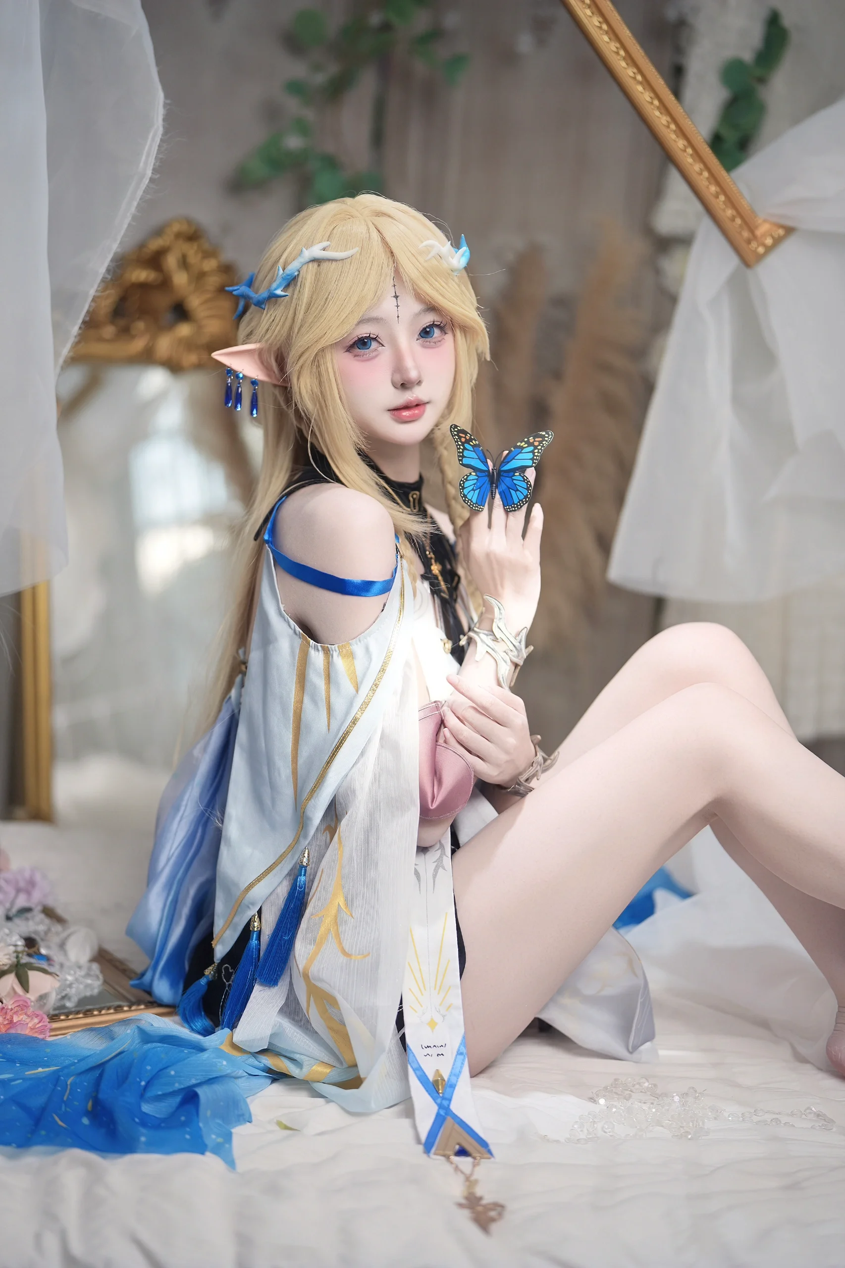 【カルテジア コスプレ】『鳴潮』のエルフ少女、ベッドに静座する午後 - 4 枚目