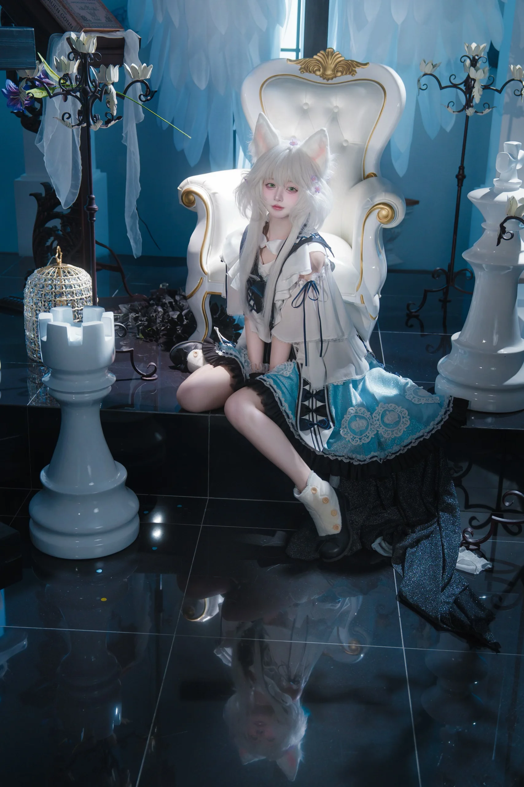 [Rosmontis cosplay] Arknights — A Serene Afternoon of a Sleepy White-Haired Cat - Image 2