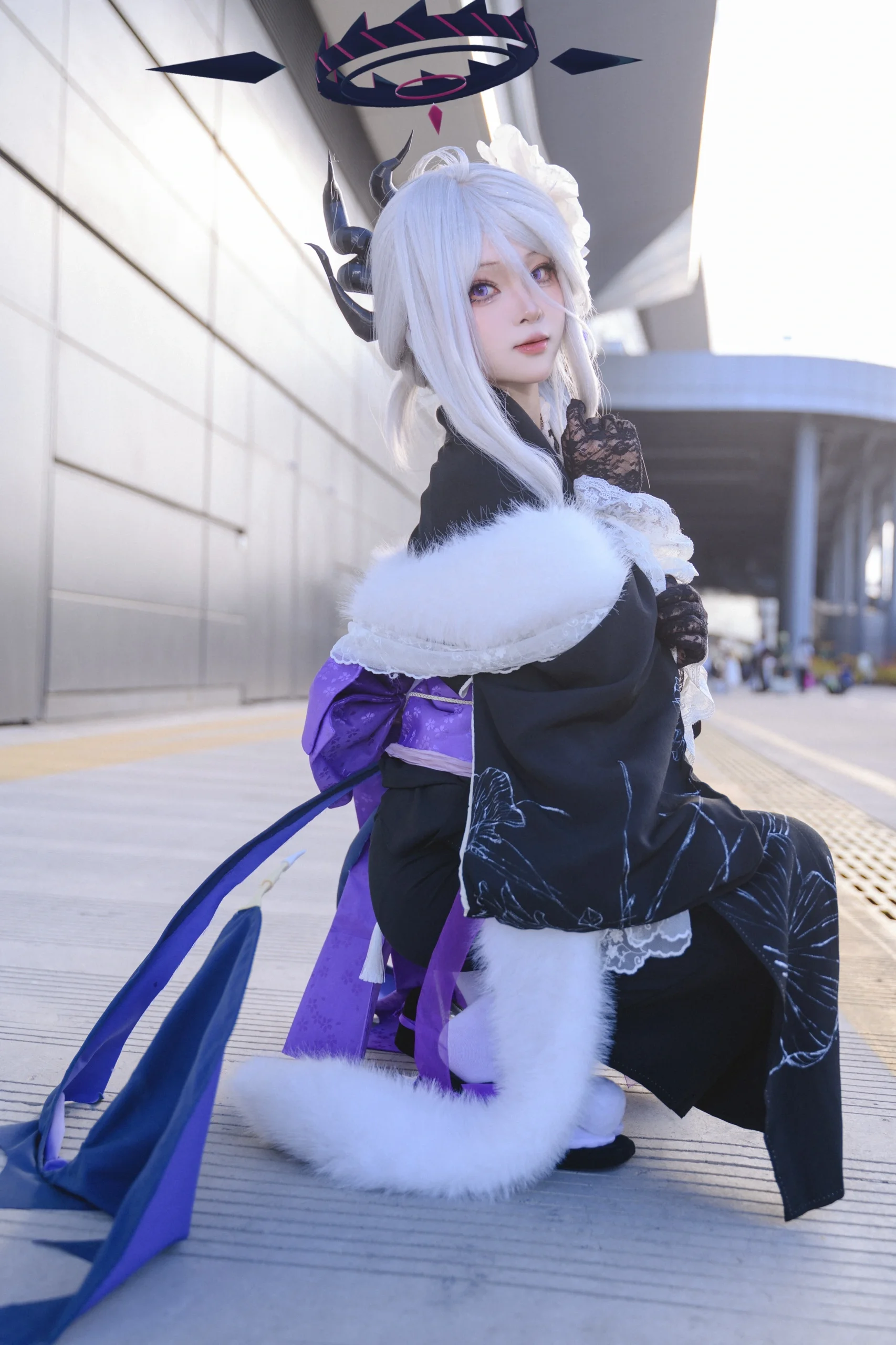 【空崎ヒナ コスプレ】ブルーアーカイブ、イベントの逆光に佇む風紀委員