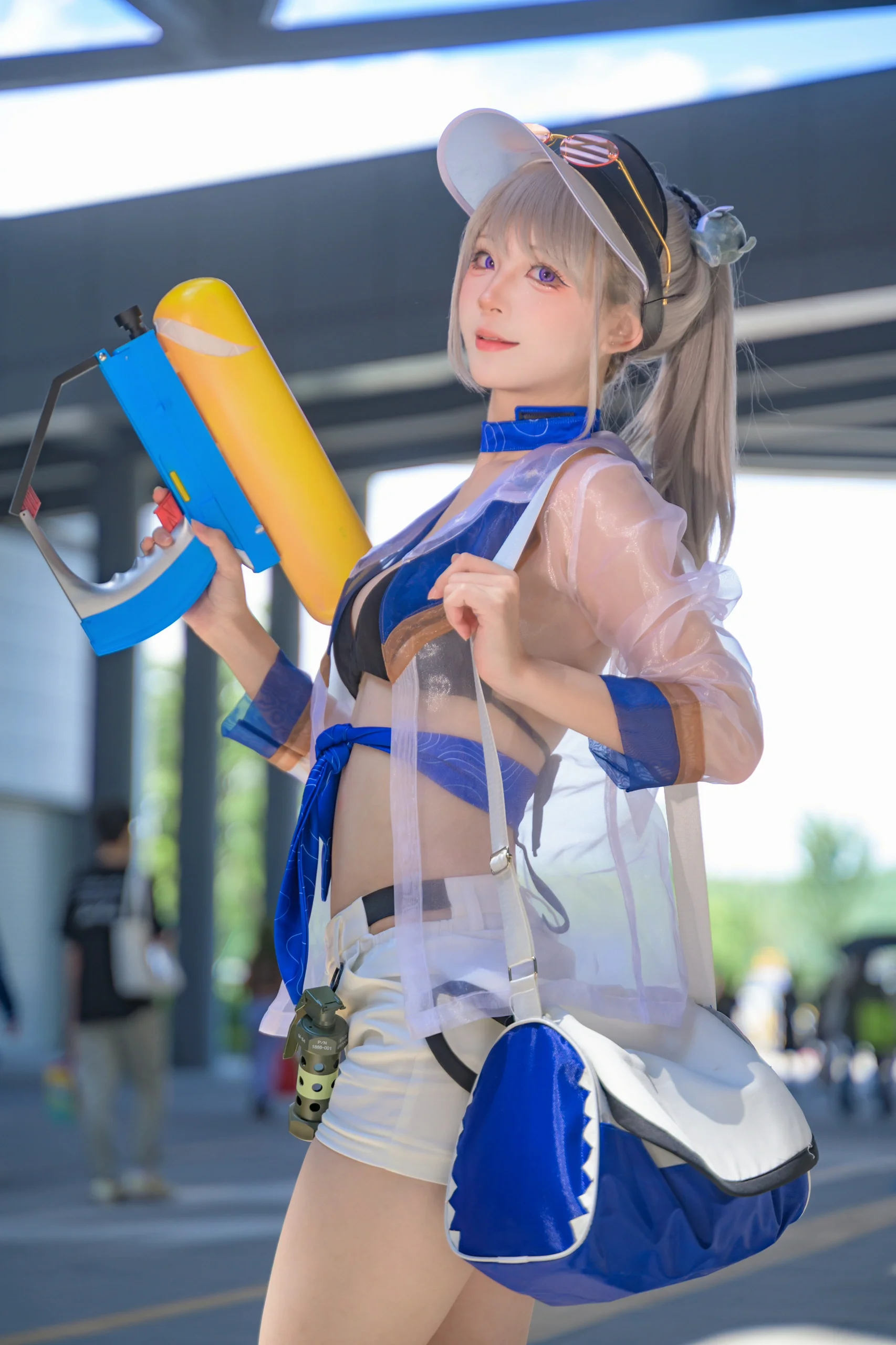 真夏の涼しいイベント散策、この水鉄砲装備は映えすぎる - 2 枚目