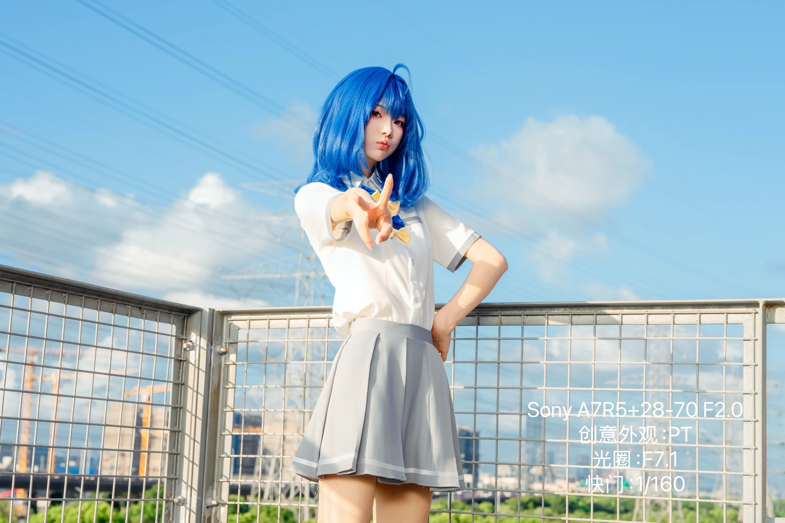【八奈见杏菜cos】败犬女主太多了，天台白云与夏日微风 - 第 12 张