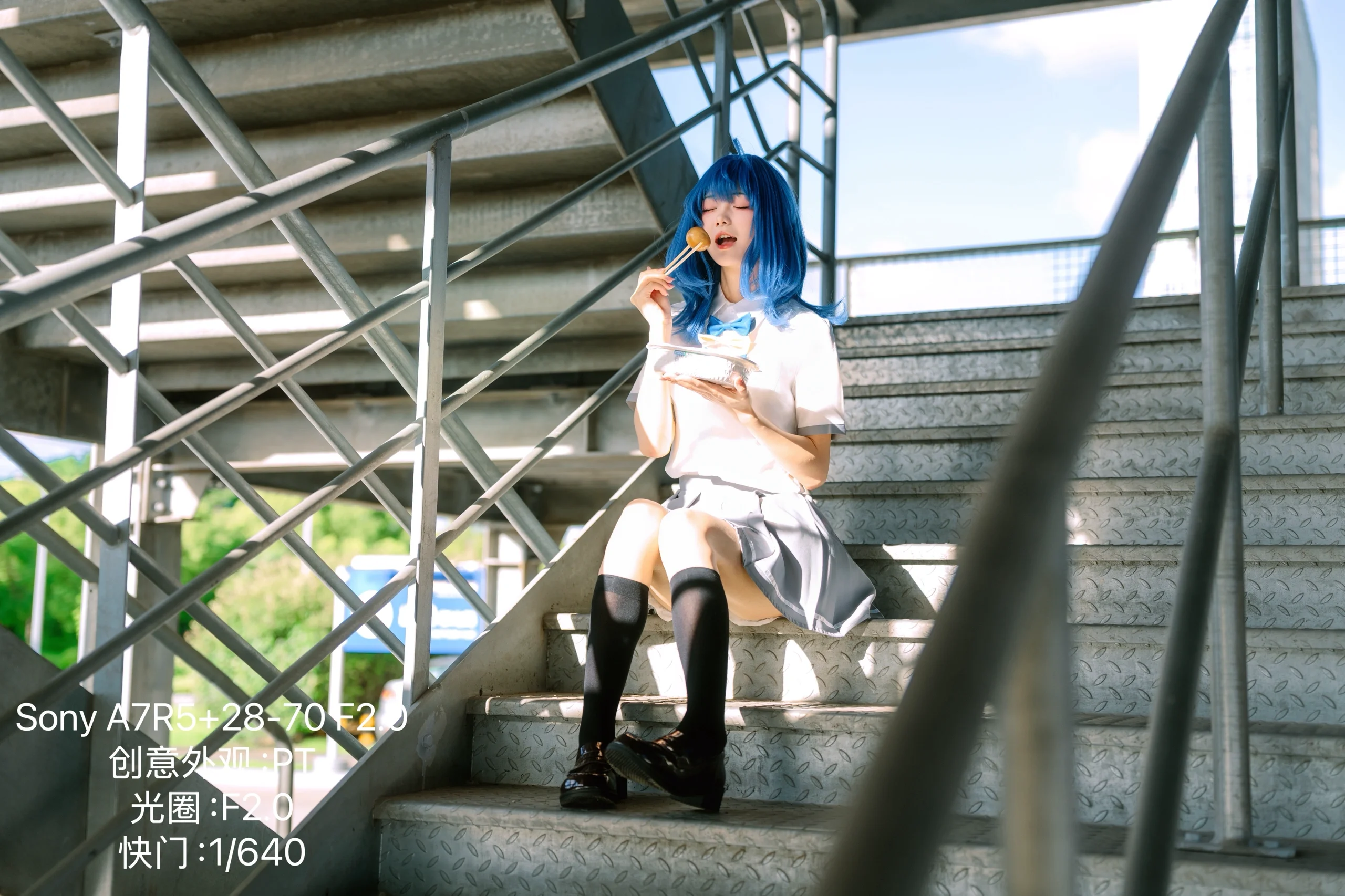 【八奈见杏菜cos】败犬女主太多了，天台白云与夏日微风 - 第 2 张