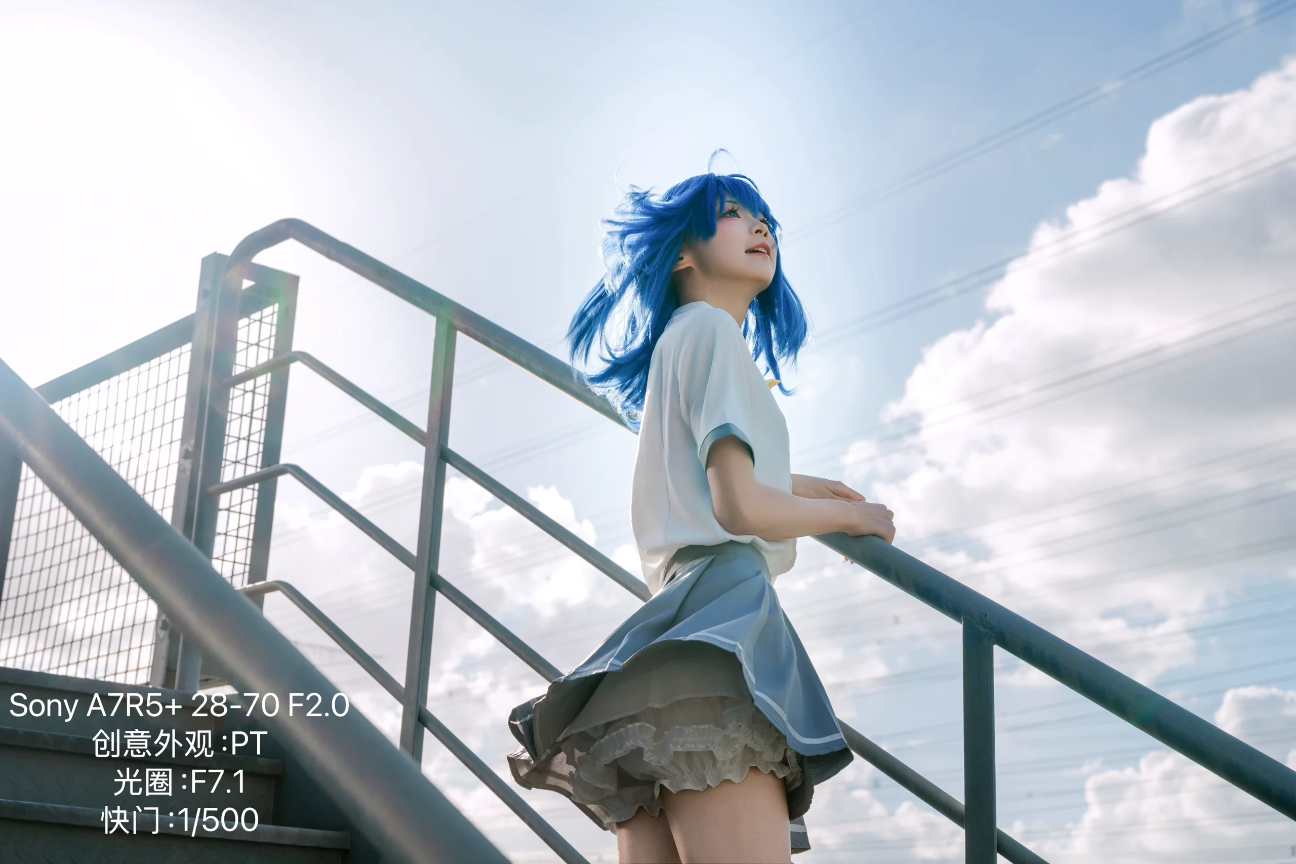 【八奈见杏菜cos】败犬女主太多了，天台白云与夏日微风 - 第 4 张