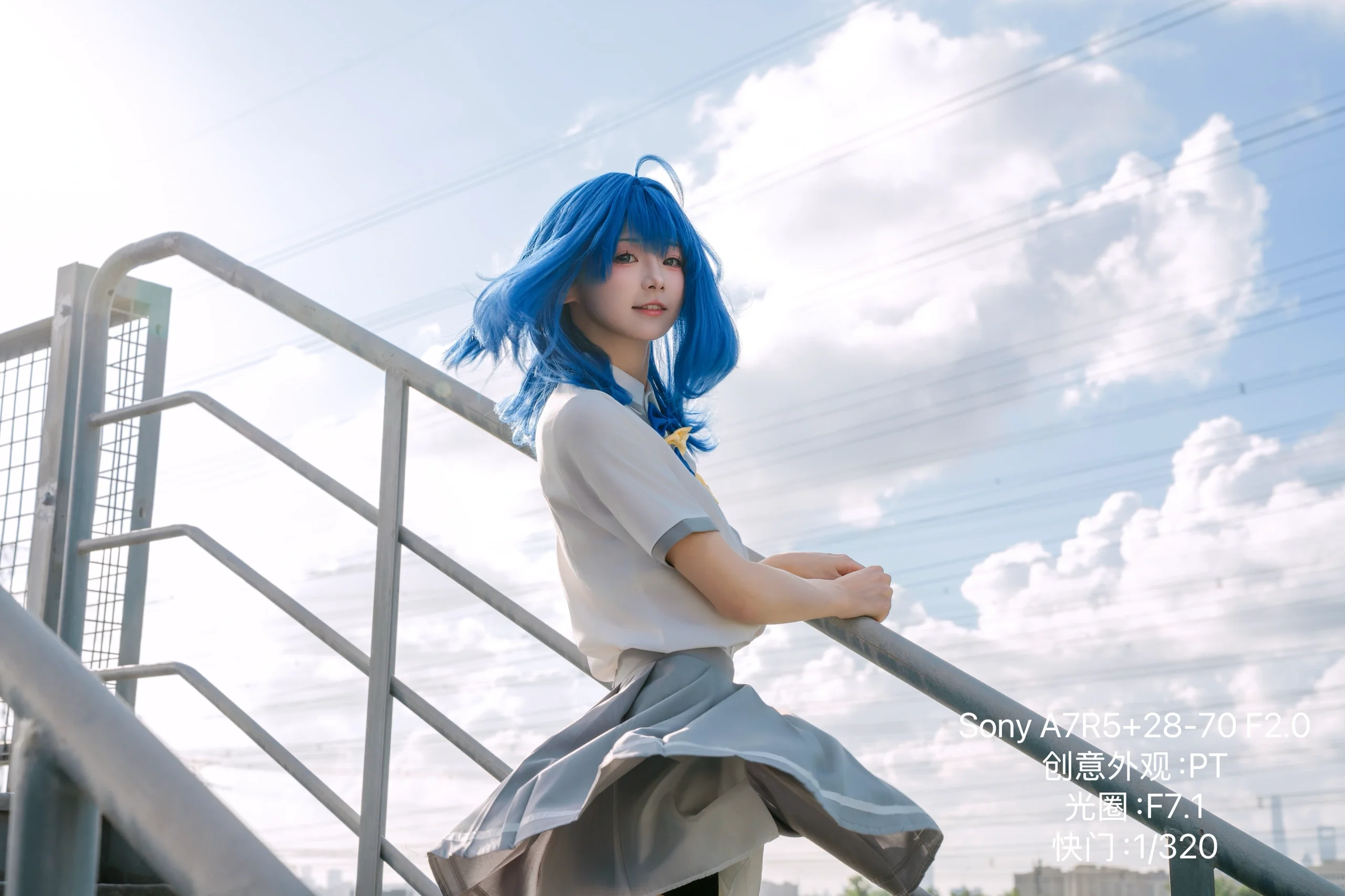 【八奈见杏菜cos】败犬女主太多了，天台白云与夏日微风 - 第 6 张