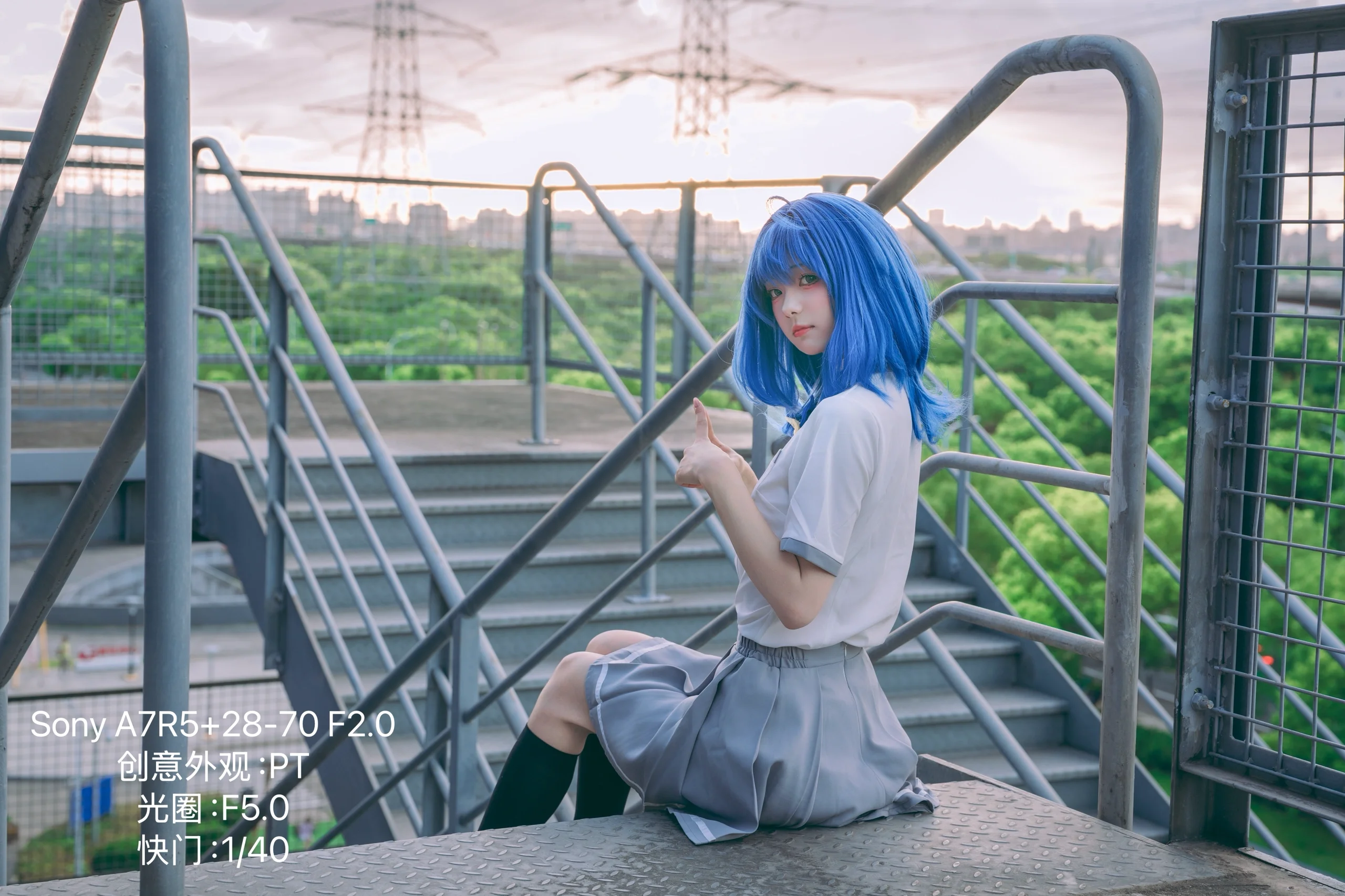 【八奈见杏菜cos】败犬女主太多了，天台白云与夏日微风 - 第 7 张