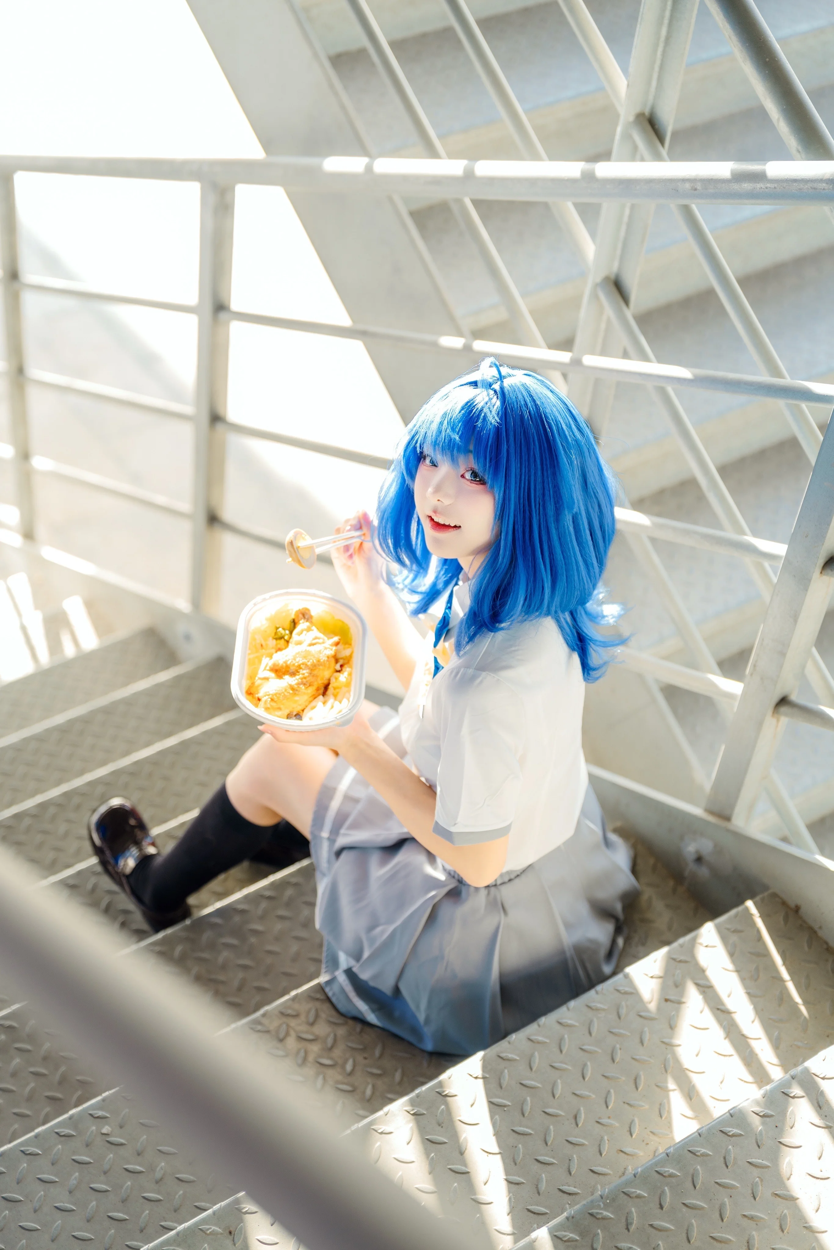八奈见杏菜cos 败犬女主留下了夏天最后的蓝 - 第 1 张
