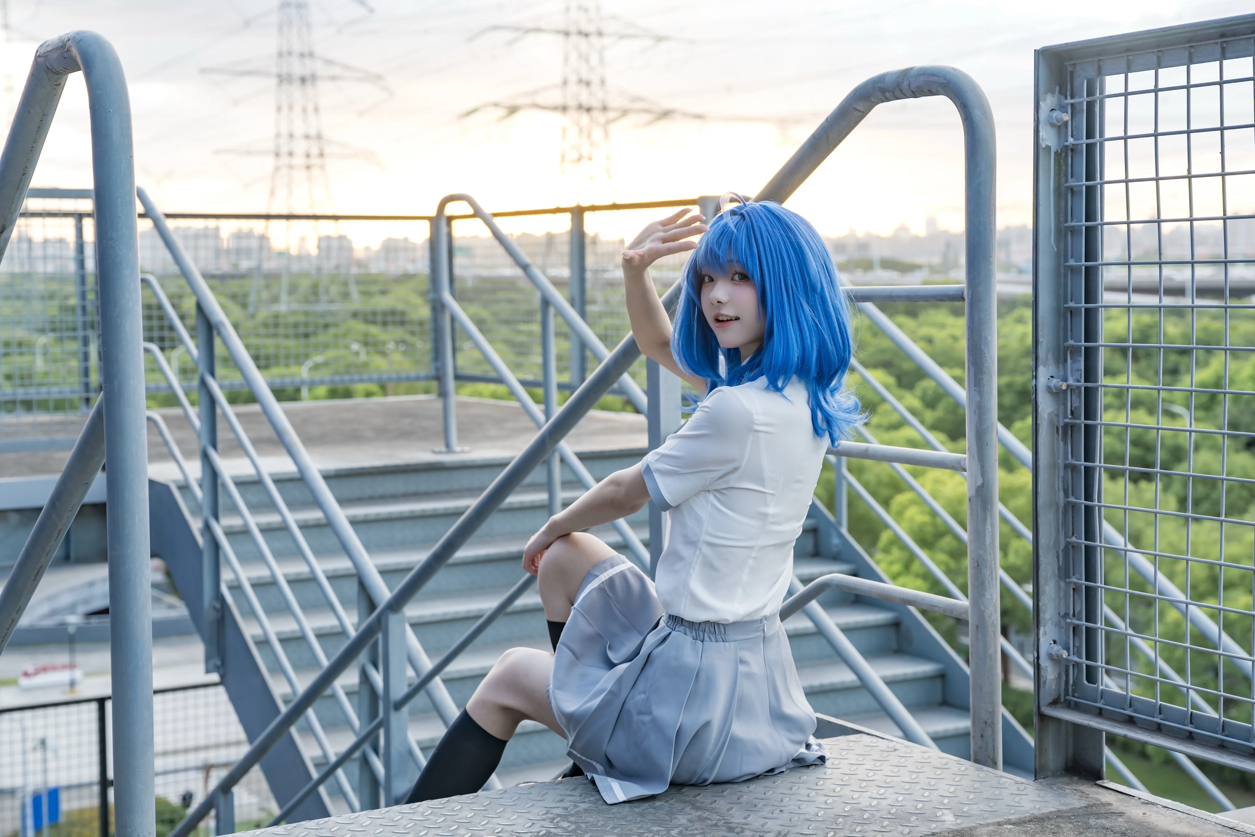 八奈见杏菜cos 败犬女主留下了夏天最后的蓝 - 第 4 张